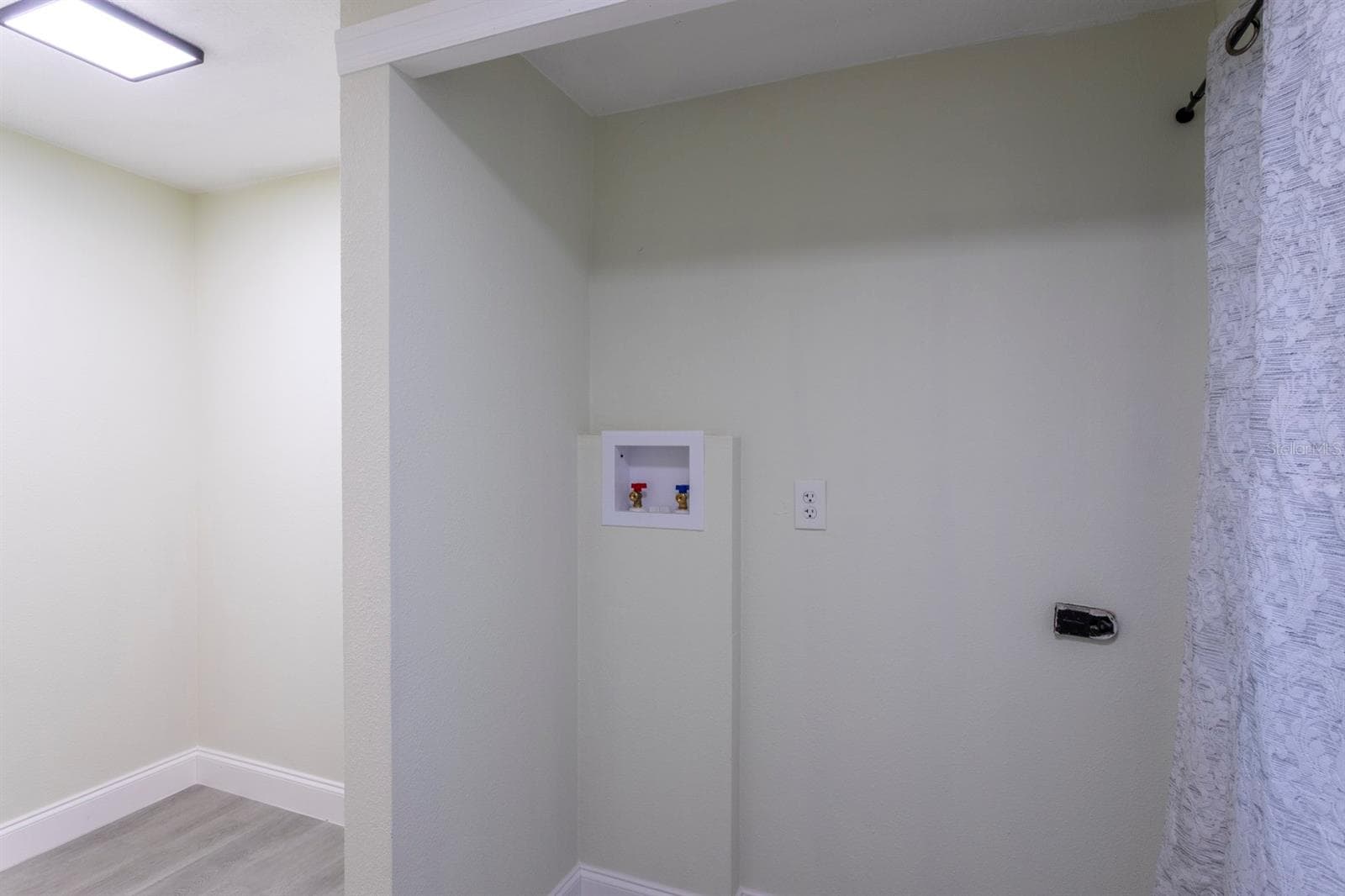 Single Family Residence at 1050 HERMAN AVE, ORLANDO, photo 22 of 43