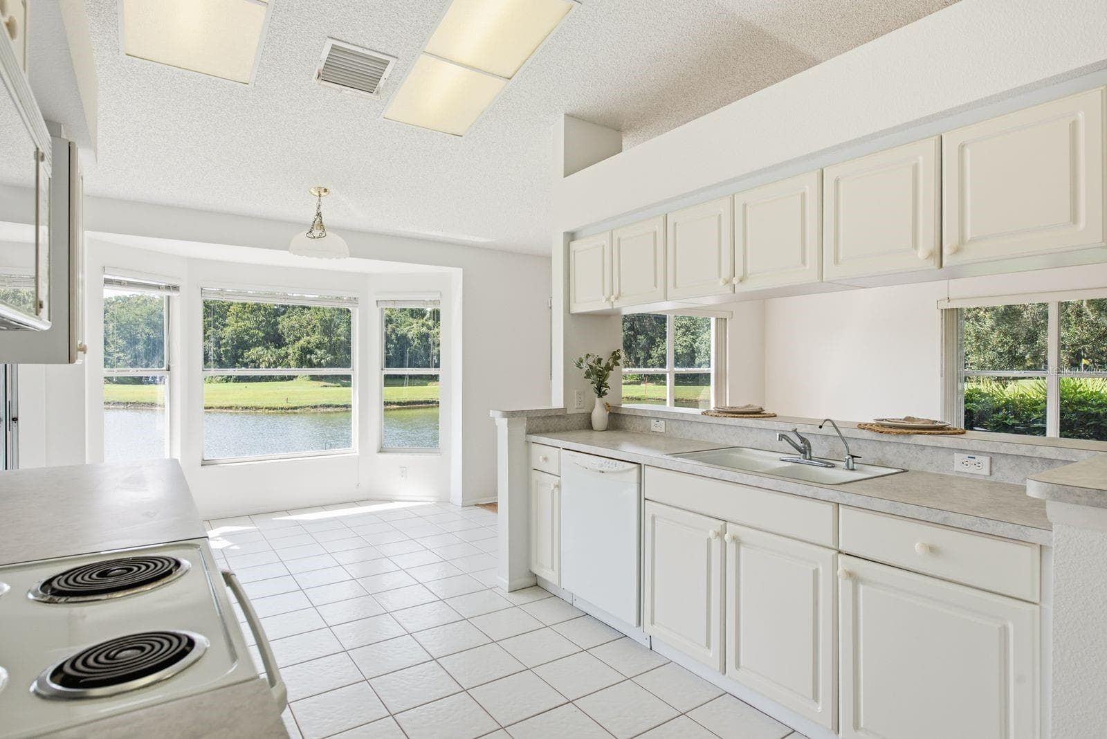 Kitchen - 6639 SUN POINT CT, NEW PORT RICHEY