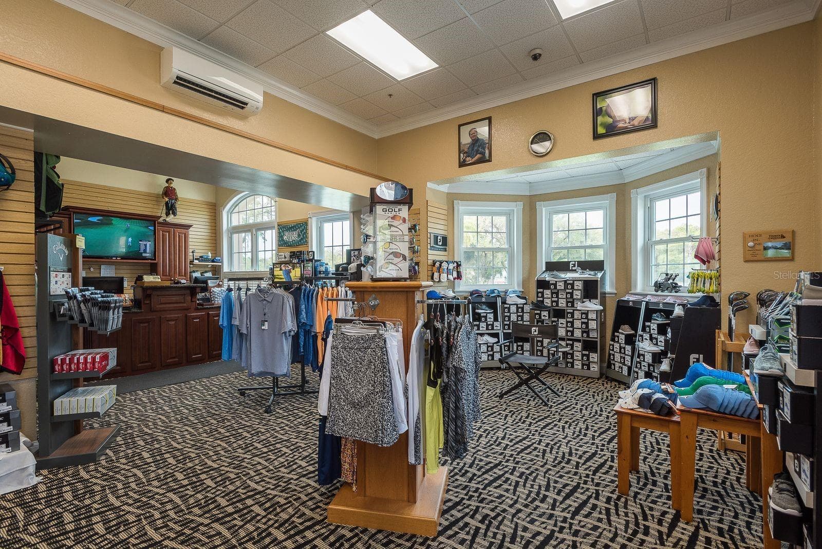 Pro Shop so you look the part too ;) - 6639 SUN POINT CT, NEW PORT RICHEY