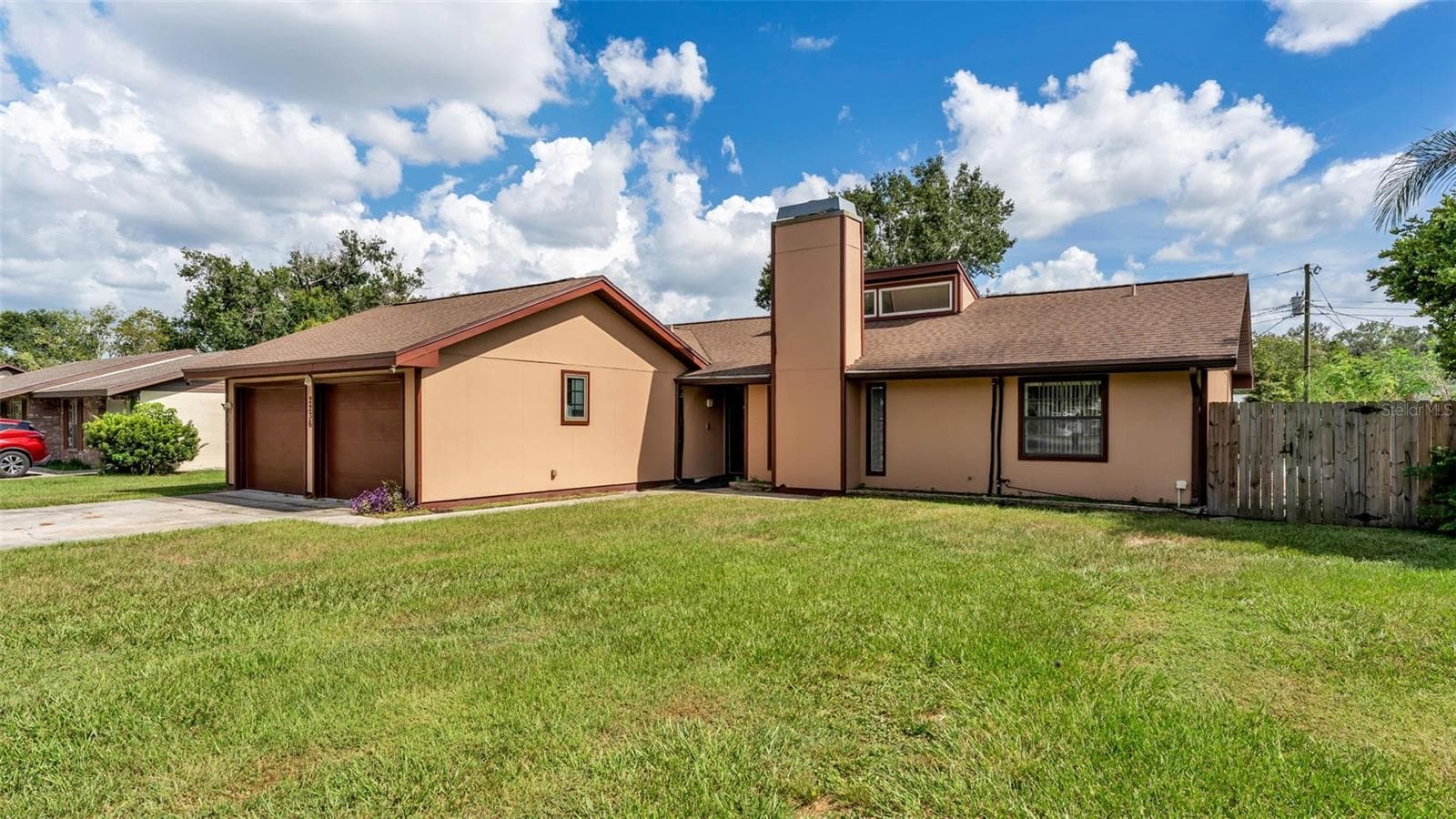 Single Family Residence at 2236 COUNTRY LOOP N, LAKELAND, photo 2 of 36