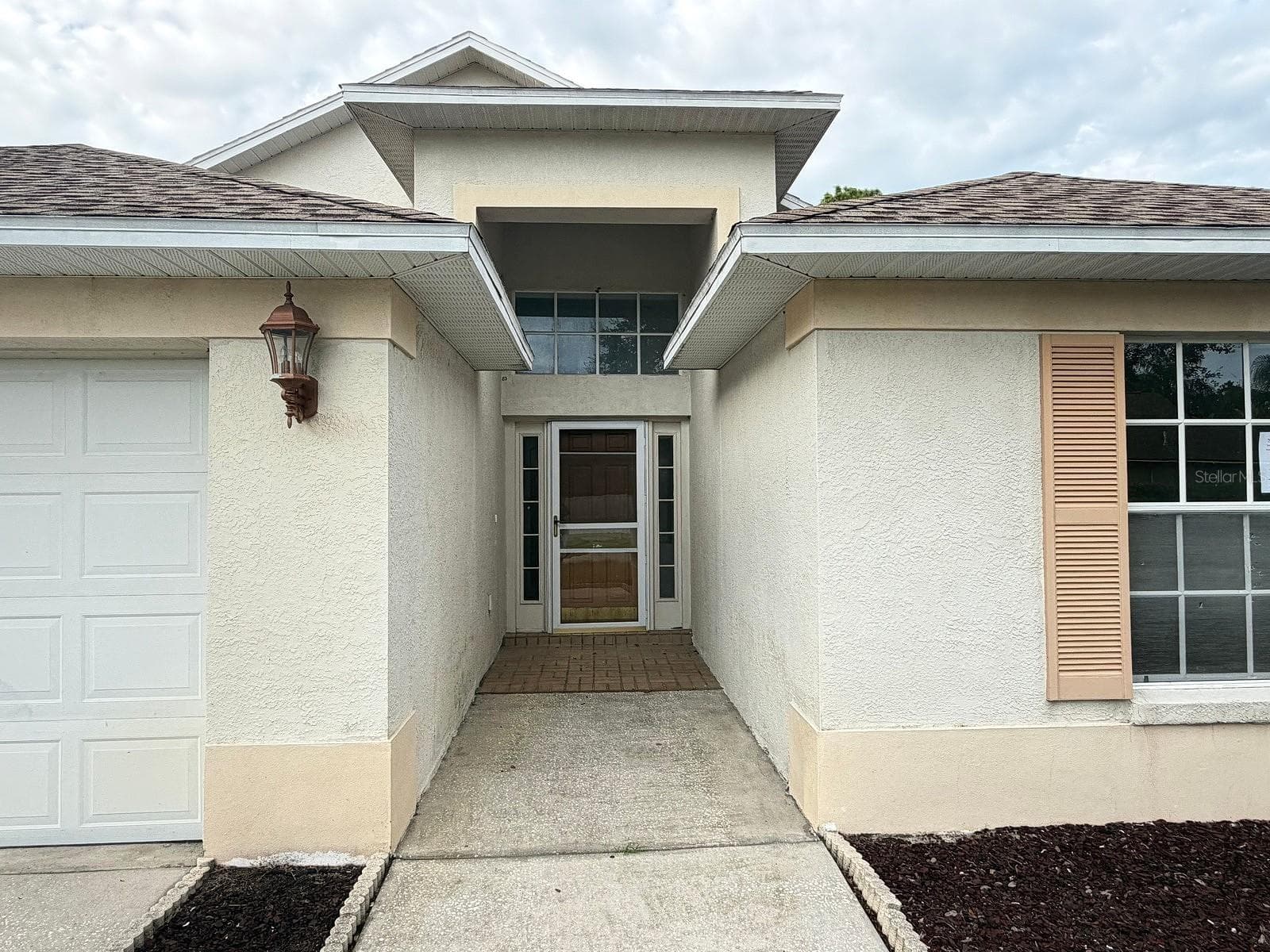 Single Family Residence at 12533 SPARKLEBERRY RD, TAMPA, photo 3 of 27