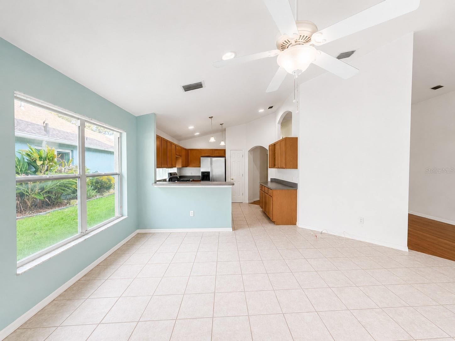 Single Family Residence at 12533 SPARKLEBERRY RD, TAMPA, photo 11 of 27