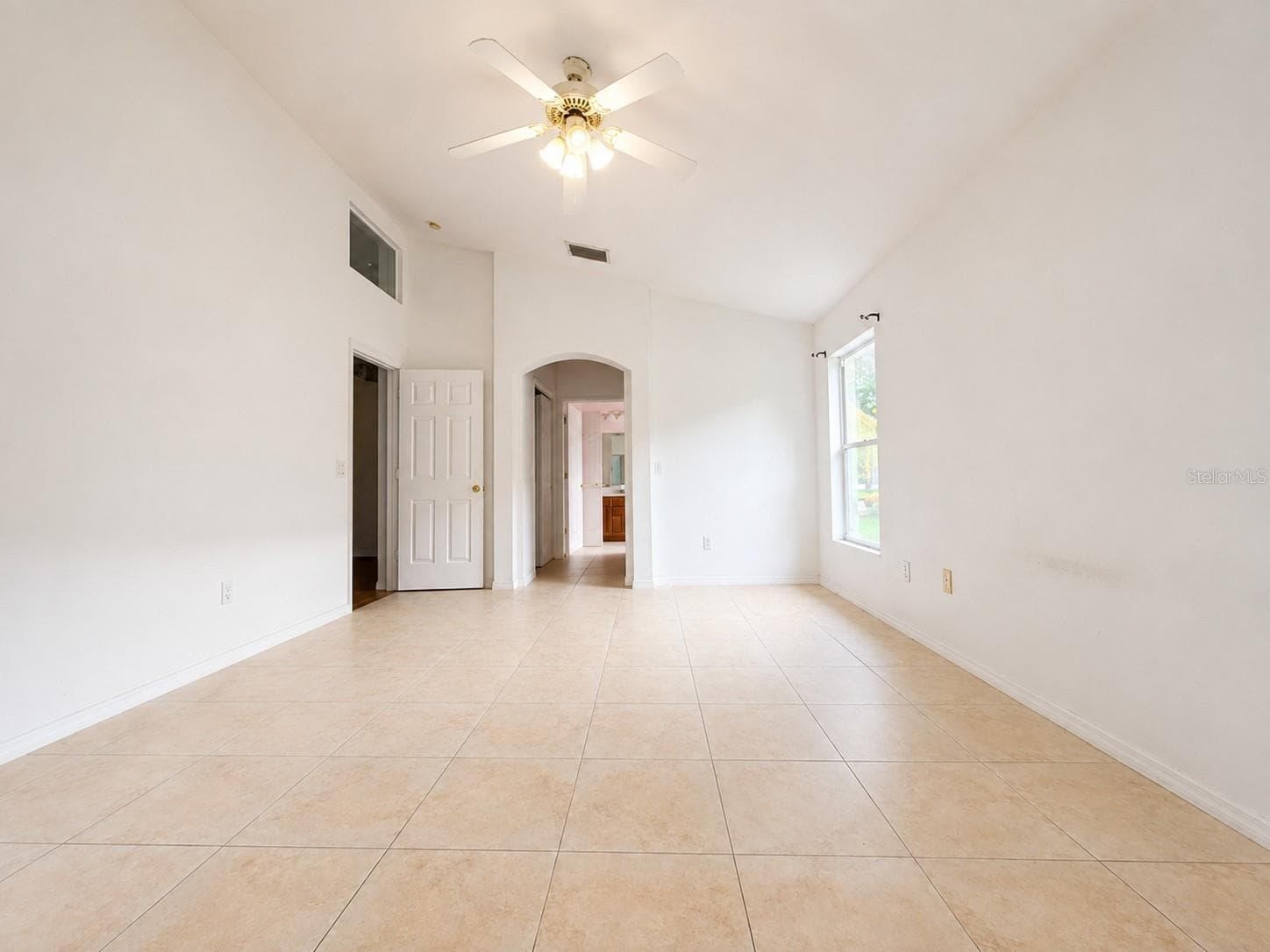 Single Family Residence at 12533 SPARKLEBERRY RD, TAMPA, photo 14 of 27