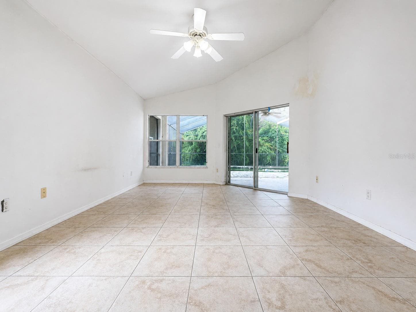 Single Family Residence at 12533 SPARKLEBERRY RD, TAMPA, photo 15 of 27