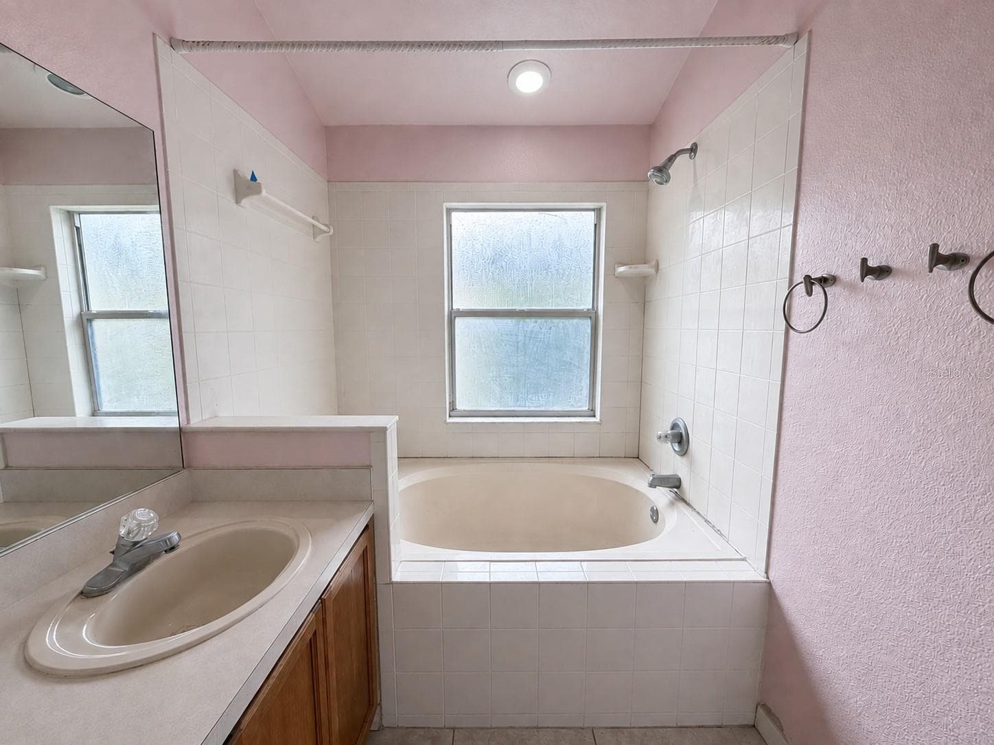 Single Family Residence at 12533 SPARKLEBERRY RD, TAMPA, photo 17 of 27