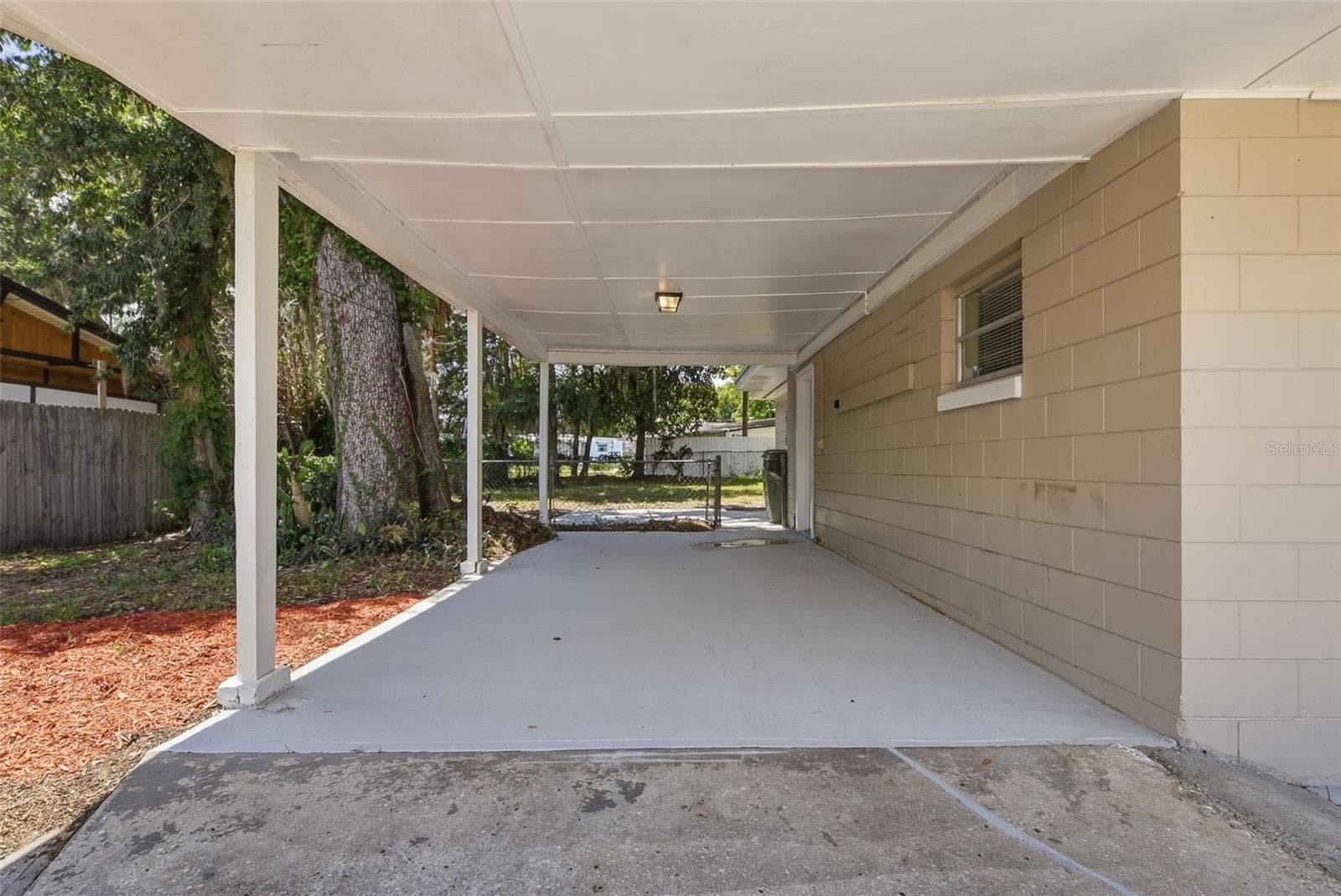 Single Family Residence at 509 SCENIC ST, LEESBURG, photo 3 of 39