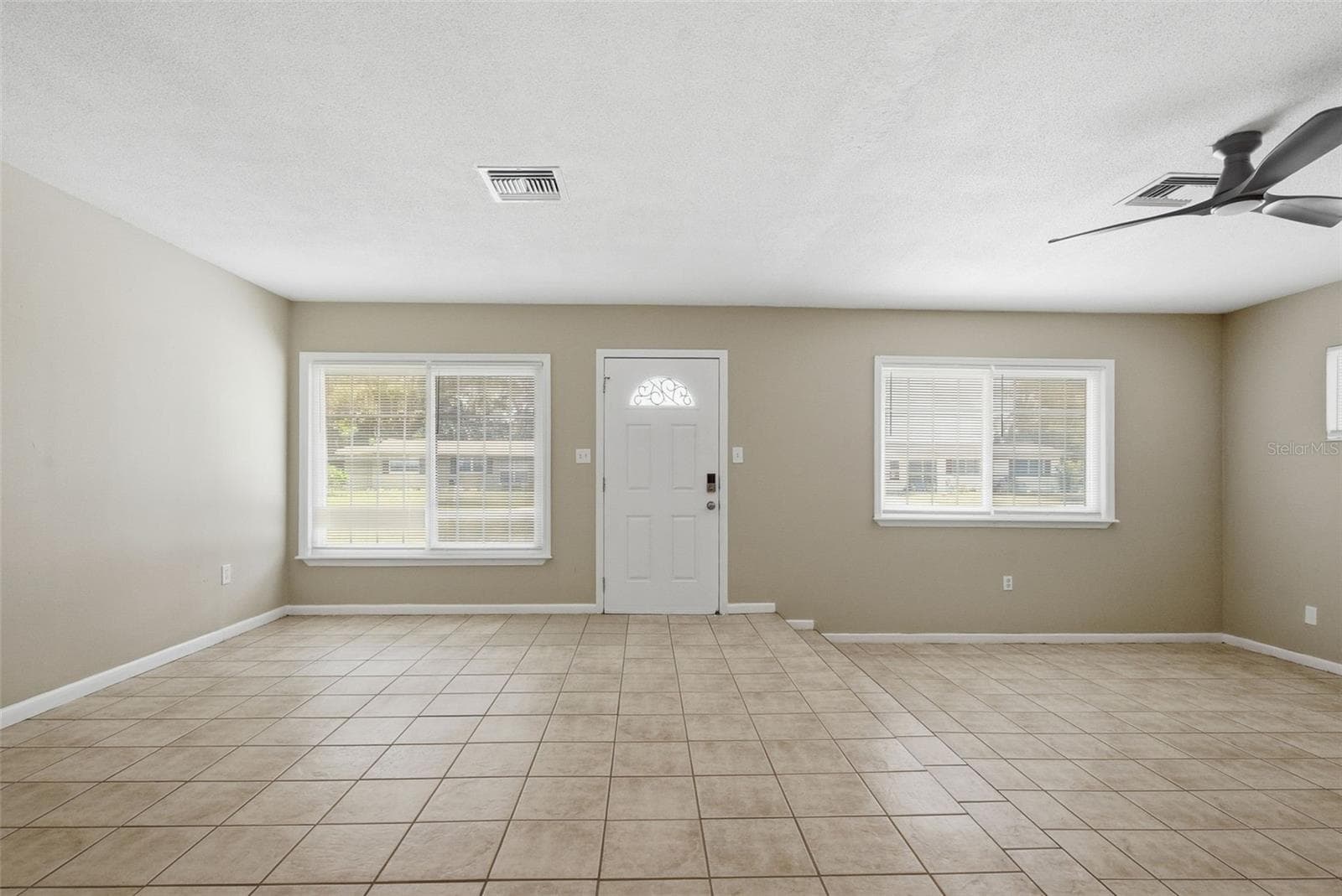 Single Family Residence at 509 SCENIC ST, LEESBURG, photo 5 of 39