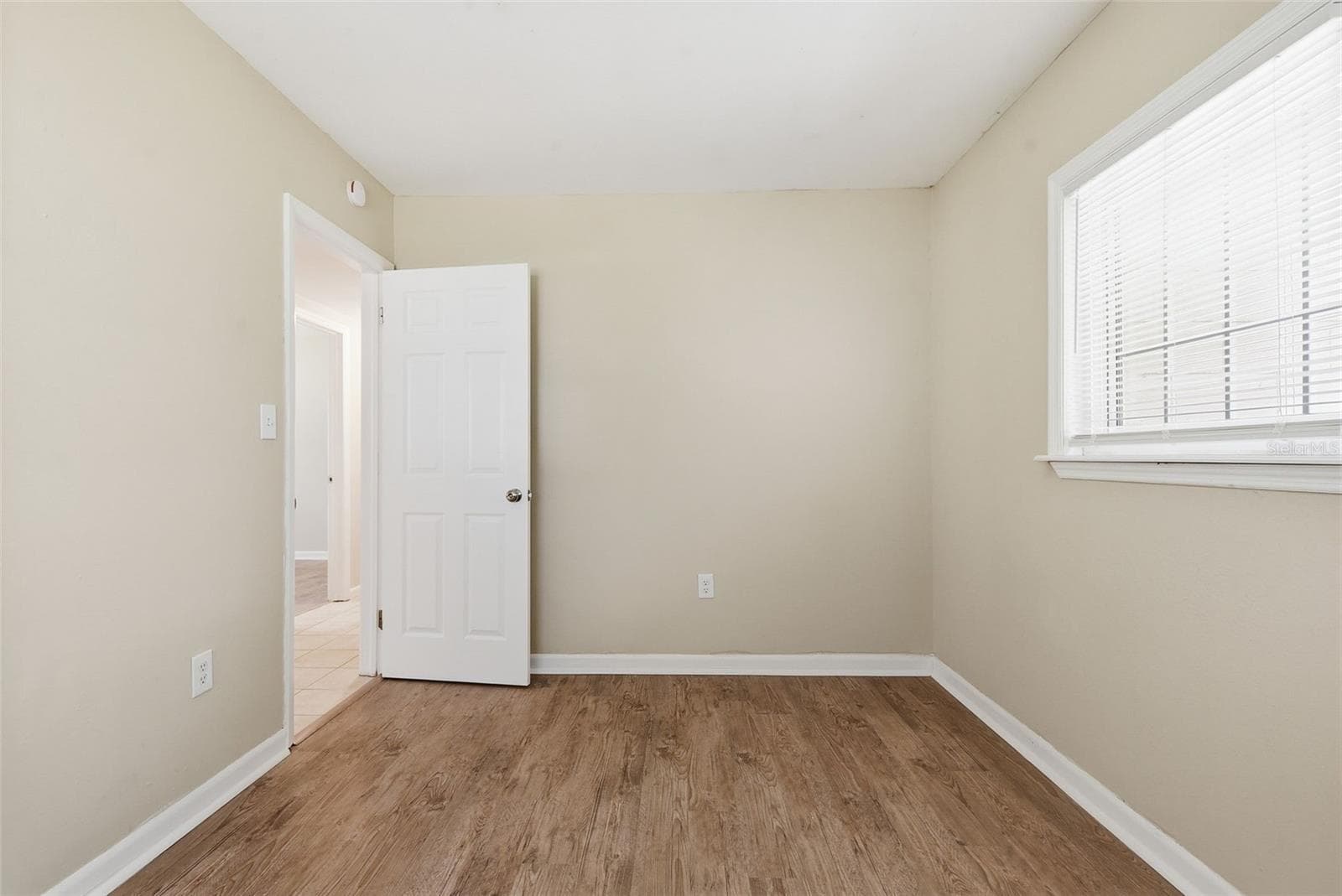 Single Family Residence at 509 SCENIC ST, LEESBURG, photo 13 of 39