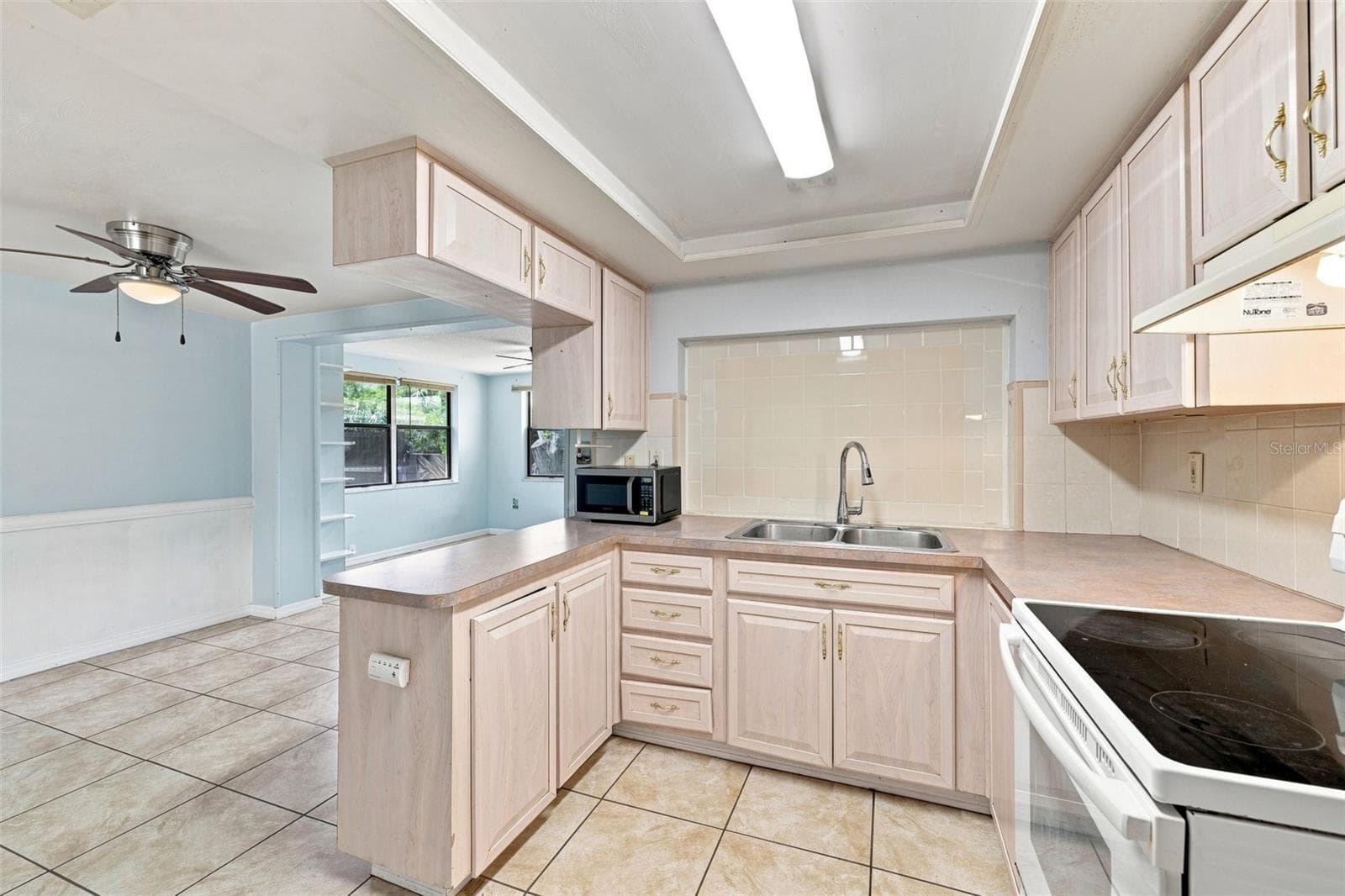Kitchen - 3431 OVERLAND DR, HOLIDAY