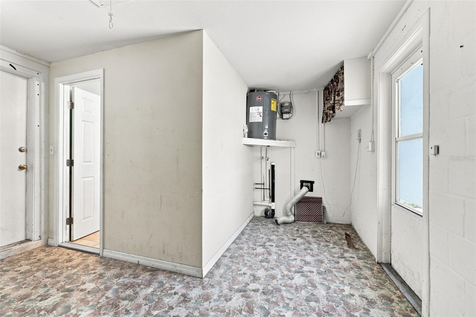 Washer/Dryer hookups - 3431 OVERLAND DR, HOLIDAY
