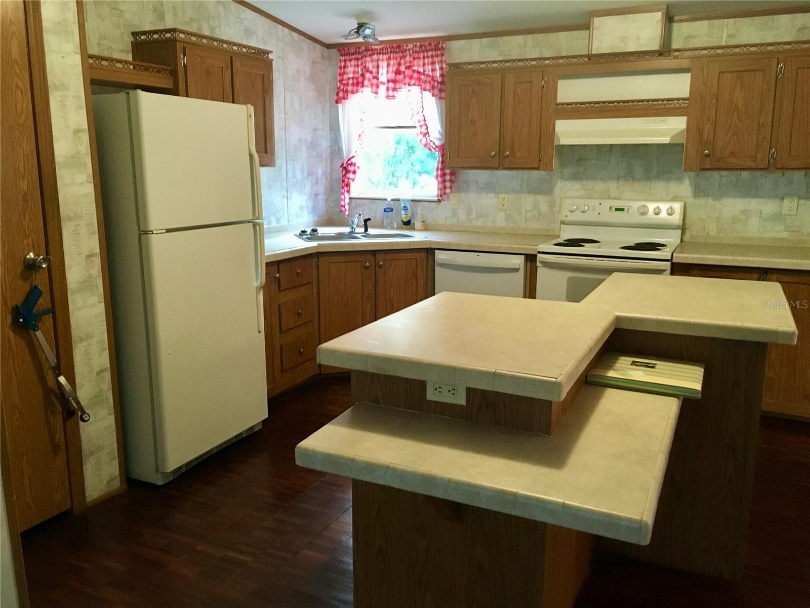Manufactured Home at 5990 NE 101ST AVE, BRONSON, photo 5 of 23