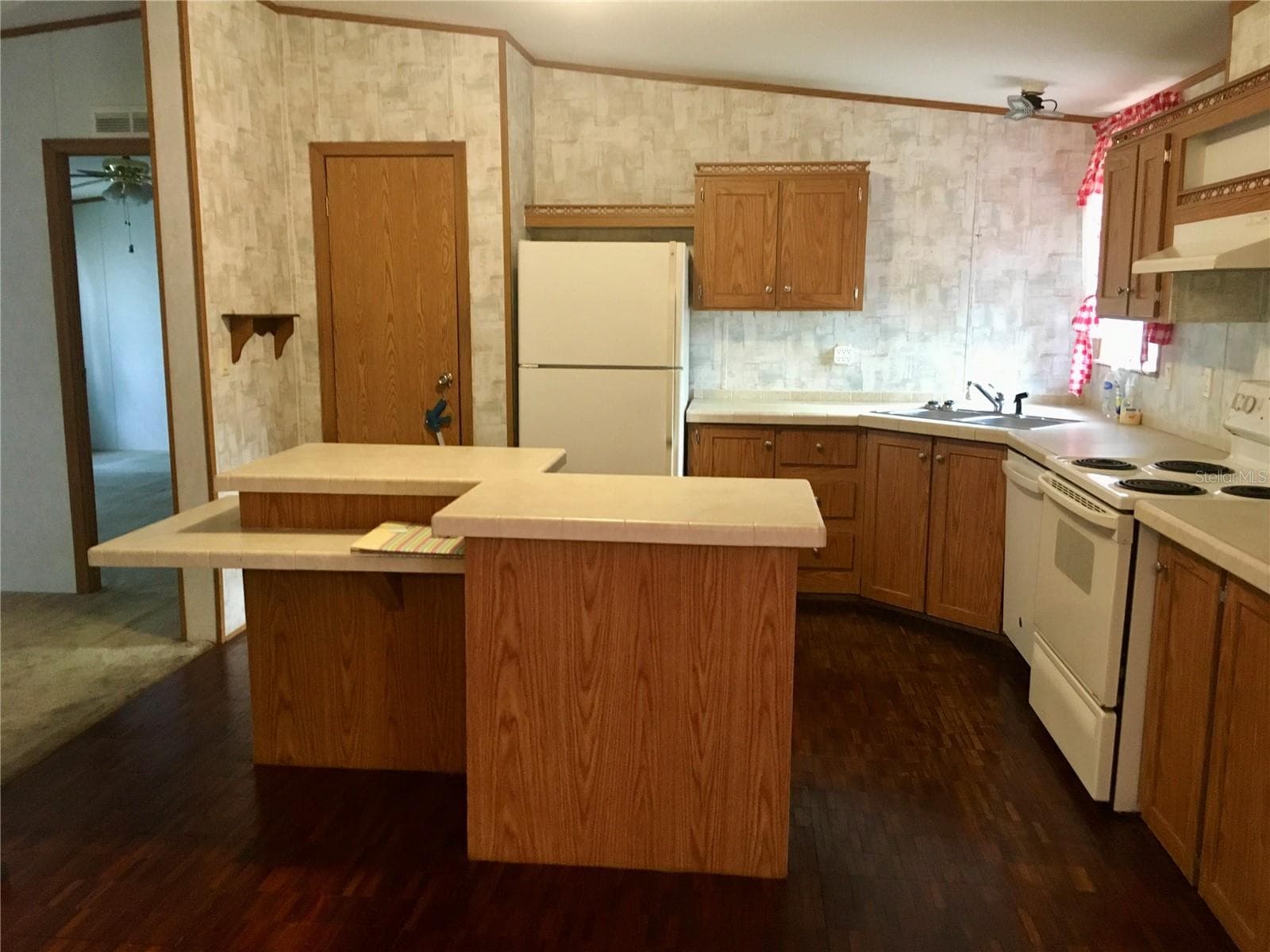 Manufactured Home at 5990 NE 101ST AVE, BRONSON, photo 7 of 23