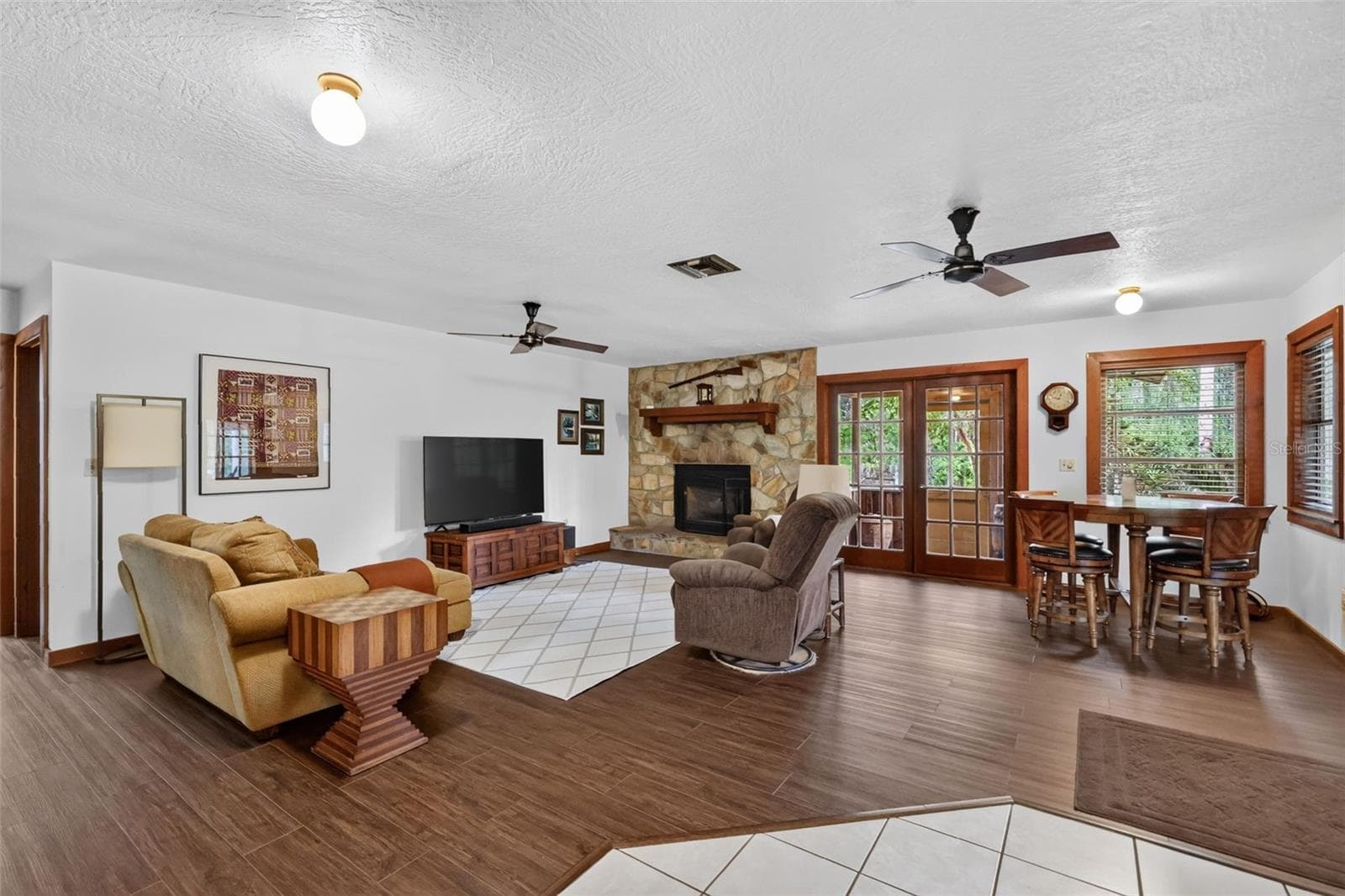 Another great room view from tiled kitchen space - 24939 OLD DEER RD, PAISLEY