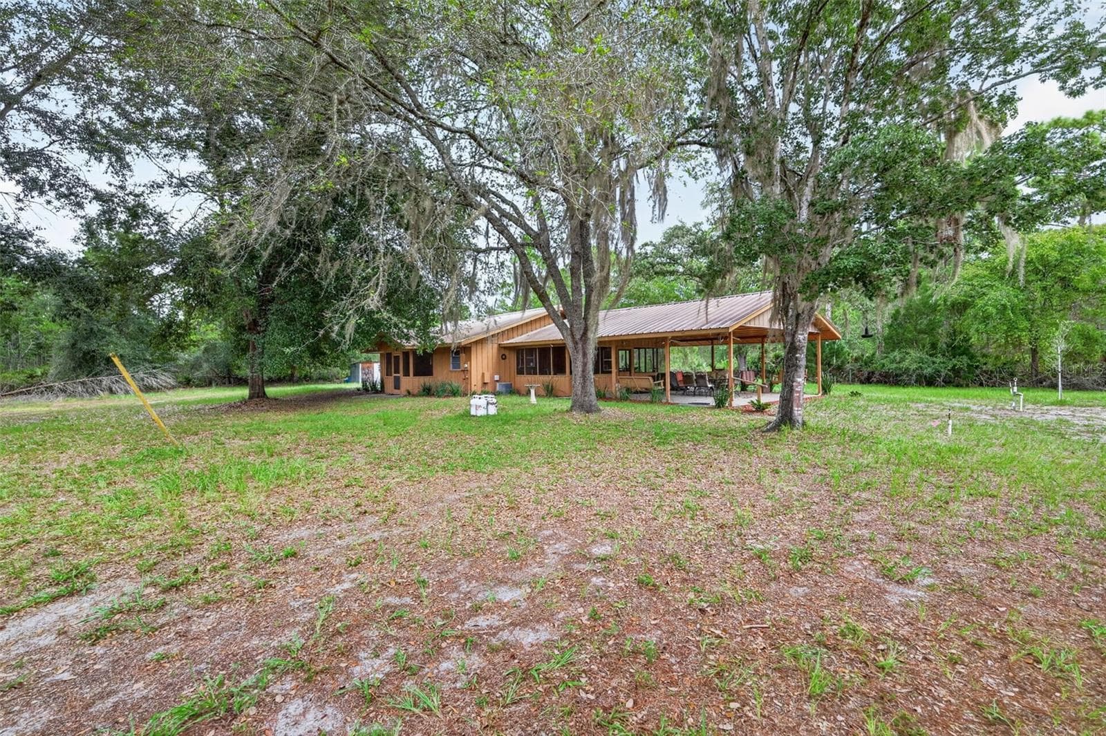 Three quarter view from entry drive - 24939 OLD DEER RD, PAISLEY
