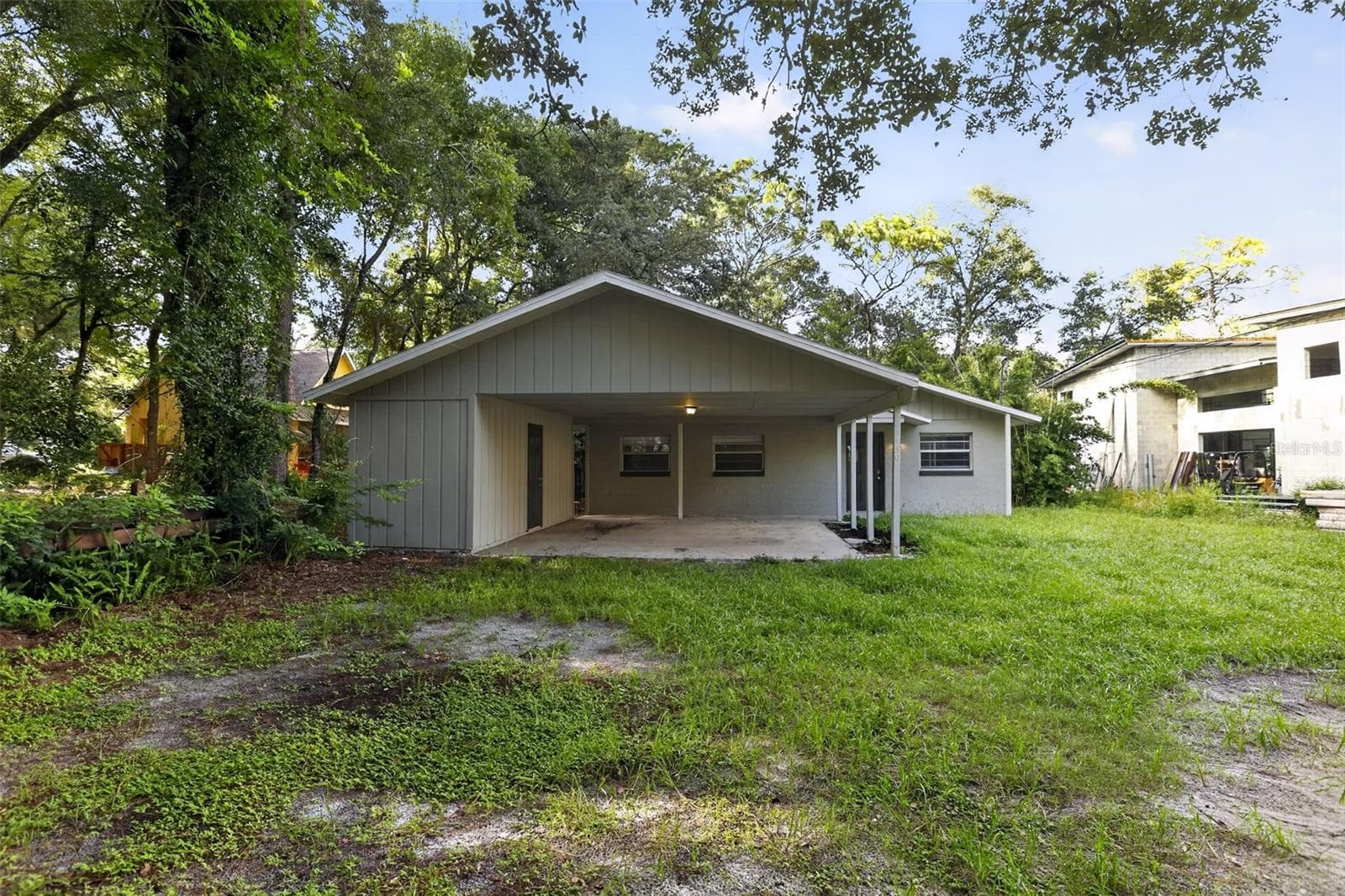 Single Family Residence at 26430 SLEEPY HOLLOW ST, MOUNT PLYMOUTH, photo 2 of 32