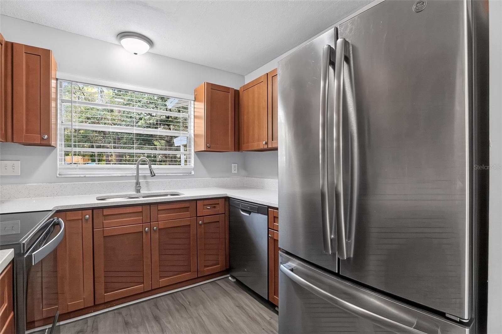 Single Family Residence at 26430 SLEEPY HOLLOW ST, MOUNT PLYMOUTH, photo 5 of 32