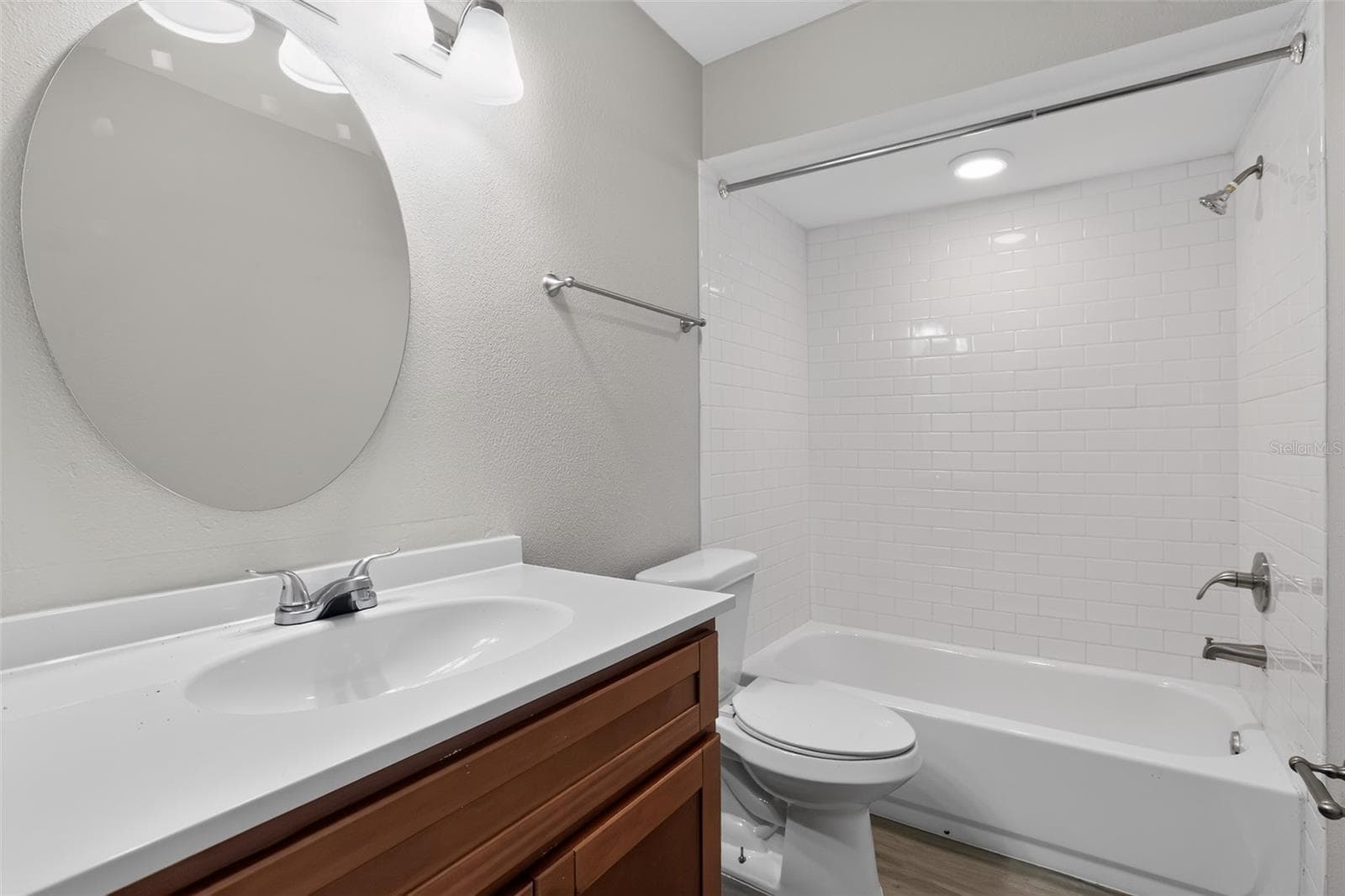 Single Family Residence at 26430 SLEEPY HOLLOW ST, MOUNT PLYMOUTH, photo 15 of 32