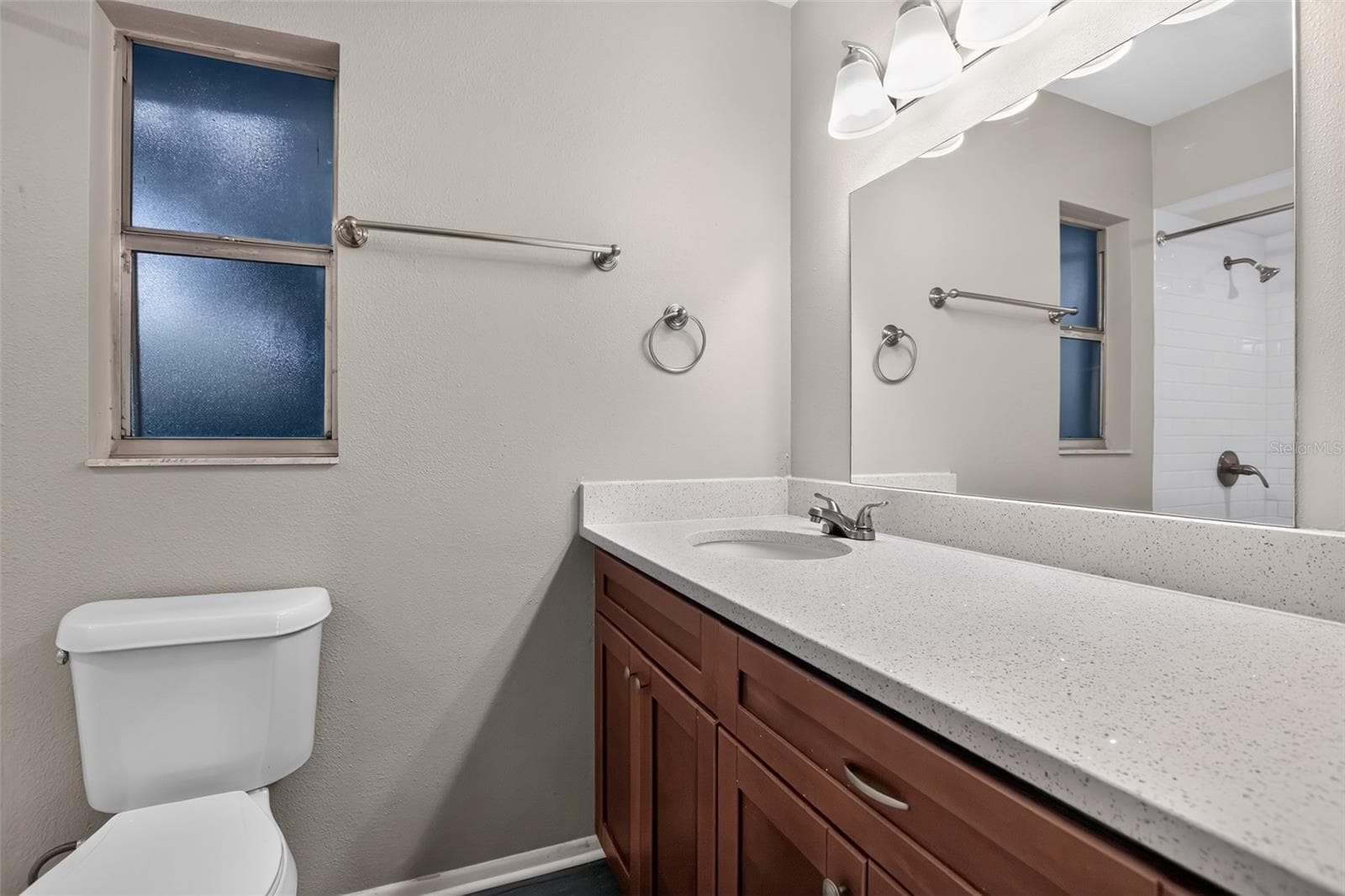 Single Family Residence at 26430 SLEEPY HOLLOW ST, MOUNT PLYMOUTH, photo 16 of 32