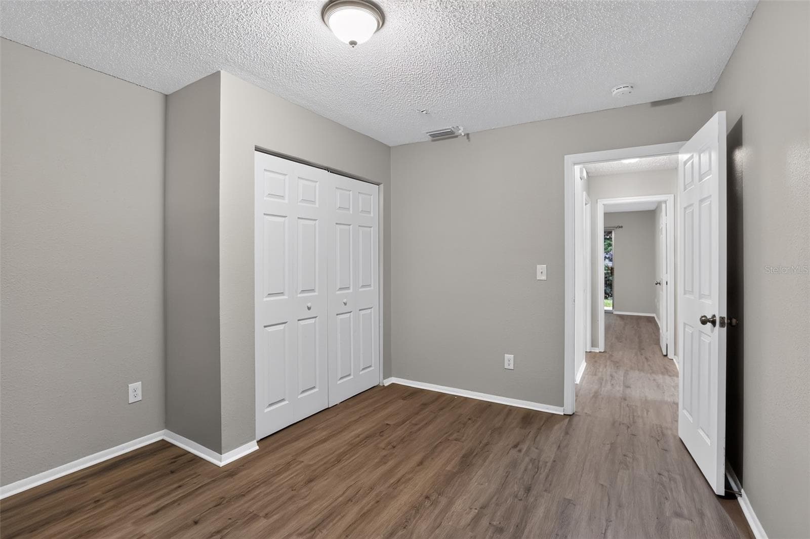 Single Family Residence at 26430 SLEEPY HOLLOW ST, MOUNT PLYMOUTH, photo 20 of 32
