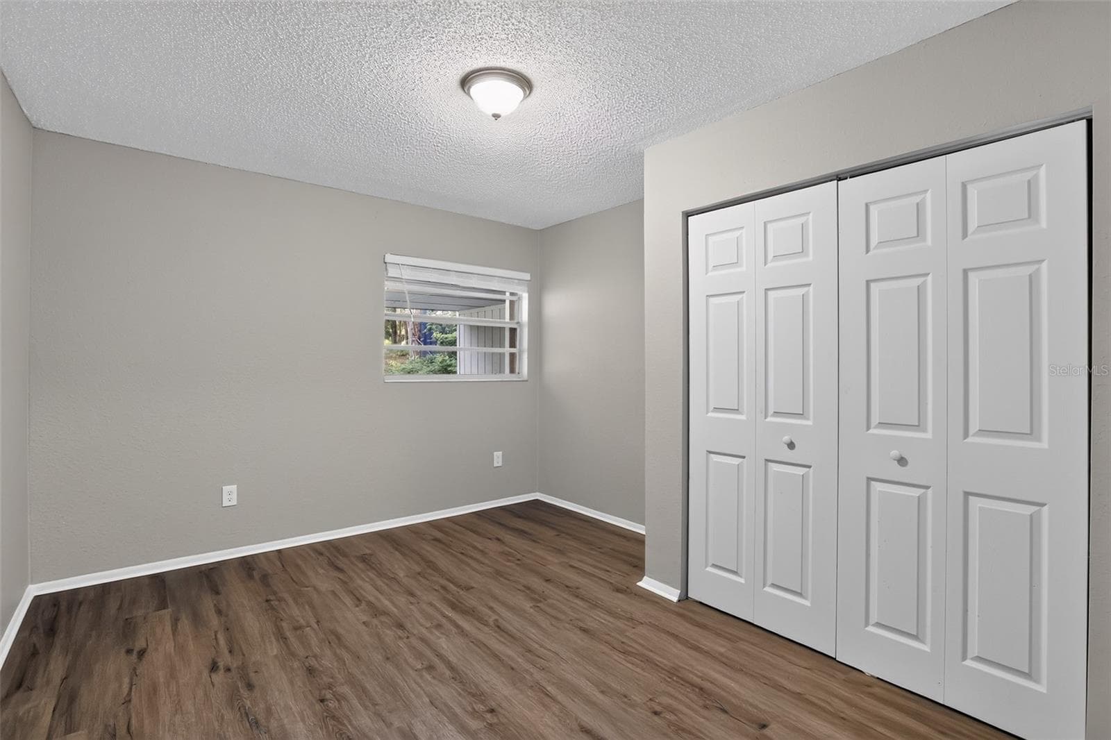 Single Family Residence at 26430 SLEEPY HOLLOW ST, MOUNT PLYMOUTH, photo 21 of 32