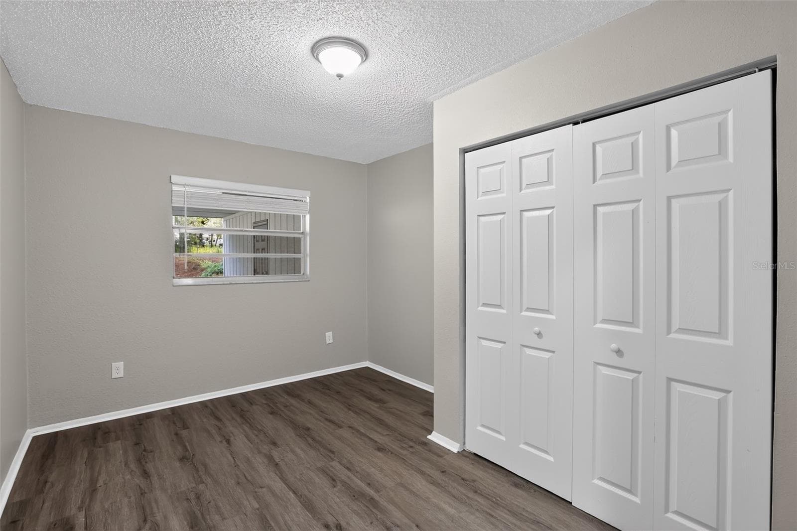 Single Family Residence at 26430 SLEEPY HOLLOW ST, MOUNT PLYMOUTH, photo 25 of 32