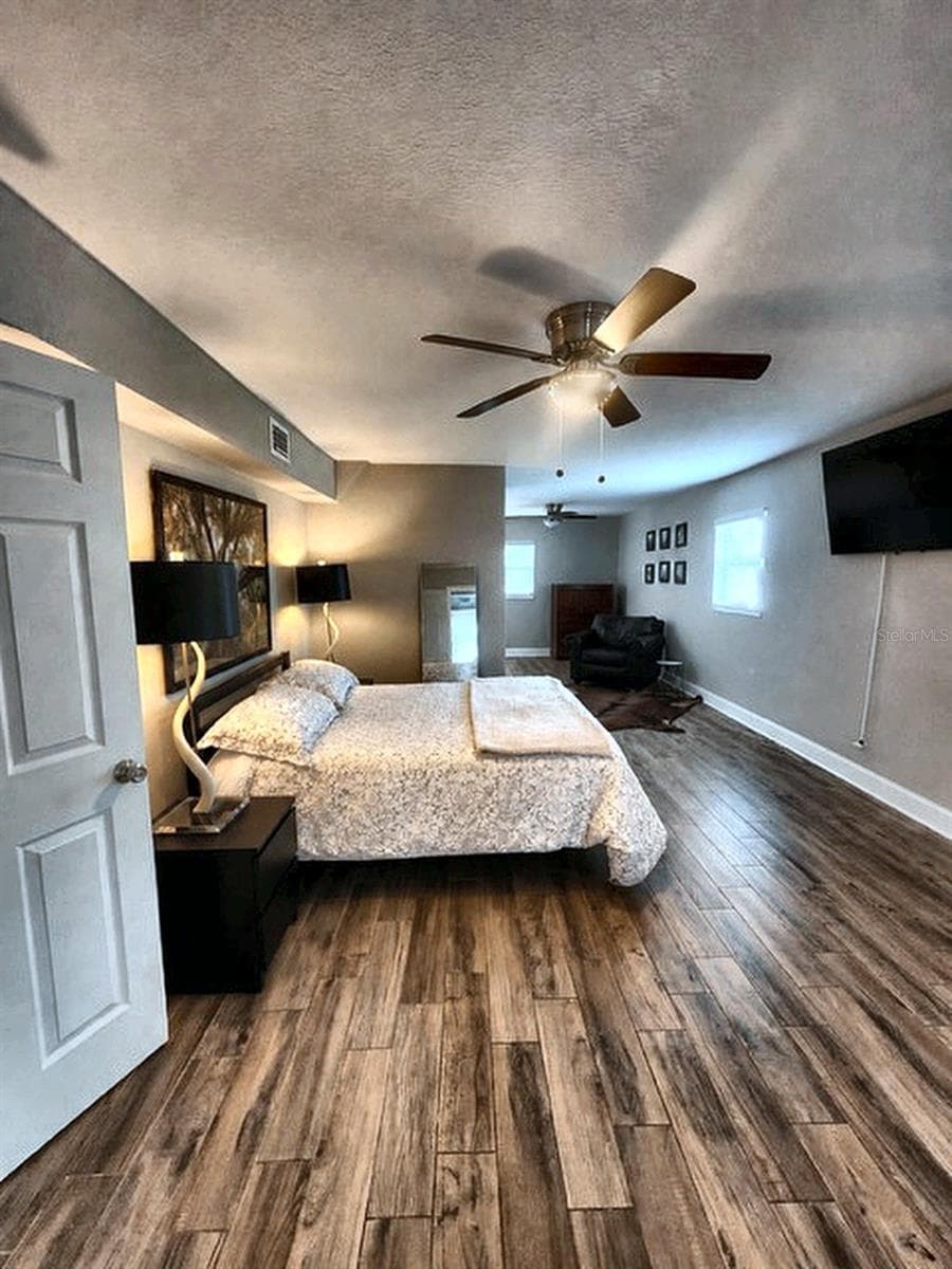 Single Family Residence at 4307 W MAIN ST, TAMPA, photo 17 of 18