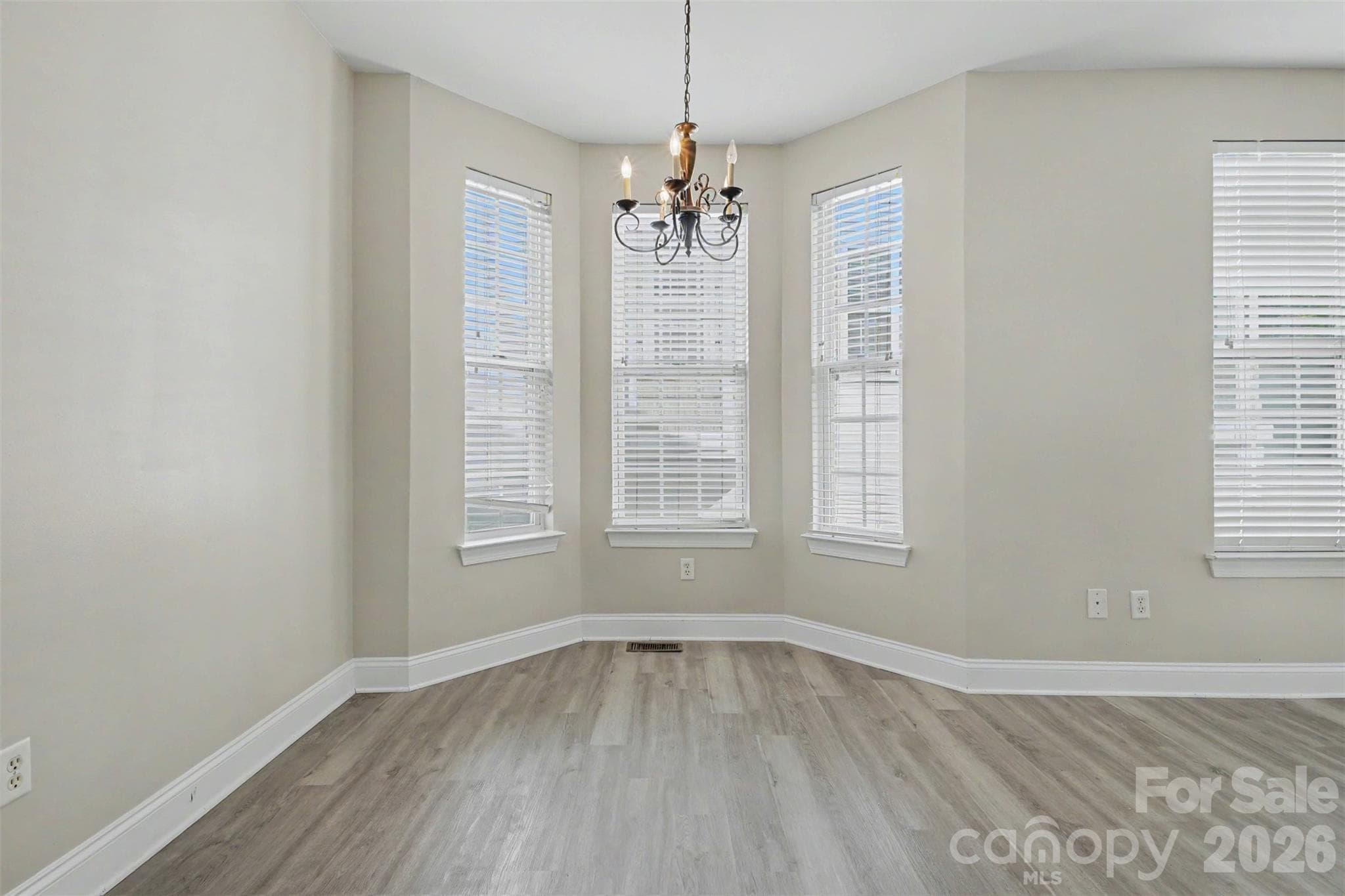 Condominium at 6858 Park Place Drive, Charlotte, photo 8 of 31