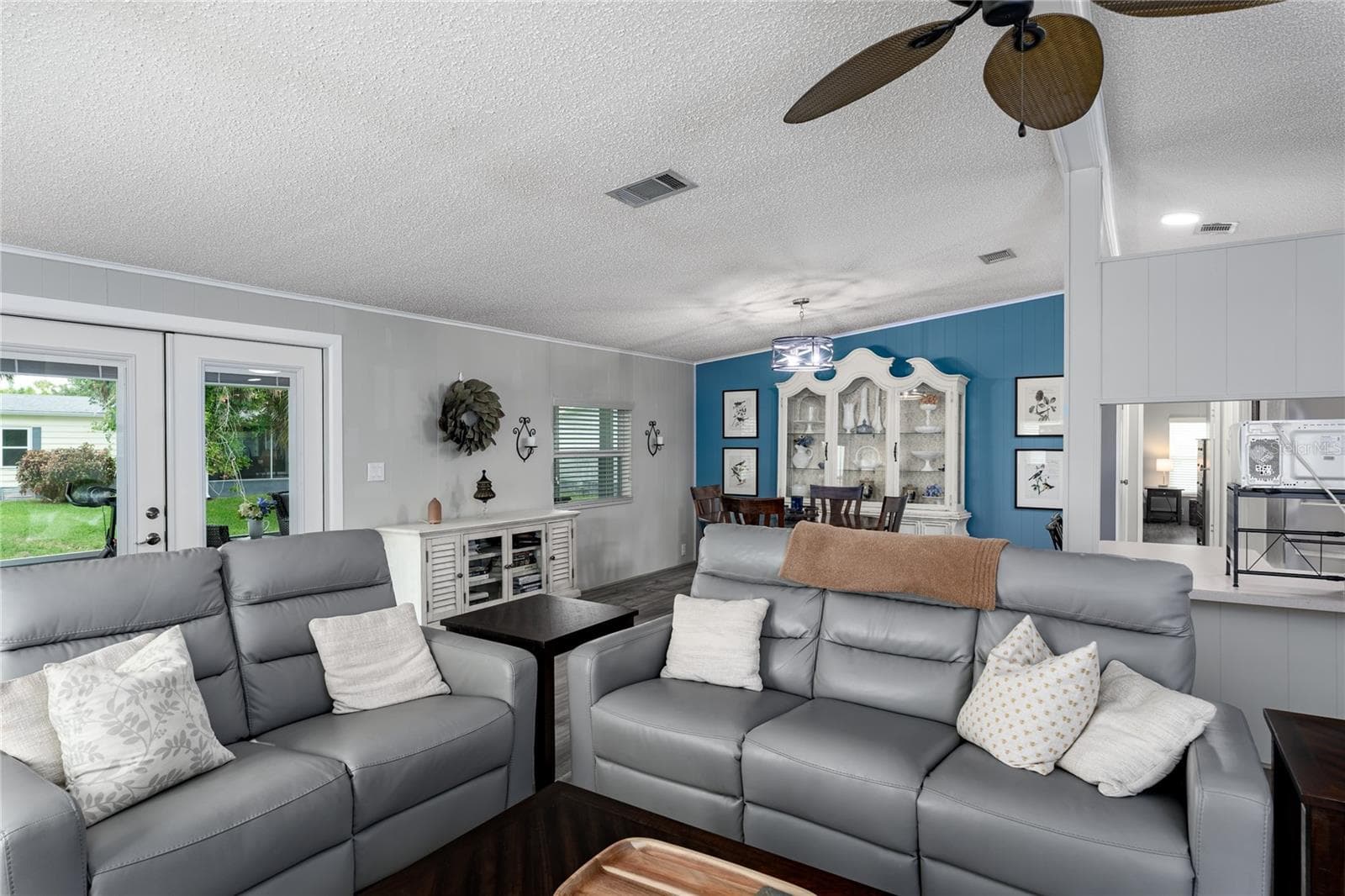 Manufactured Home at 158 OSPREY CIR, ELLENTON, photo 4 of 53