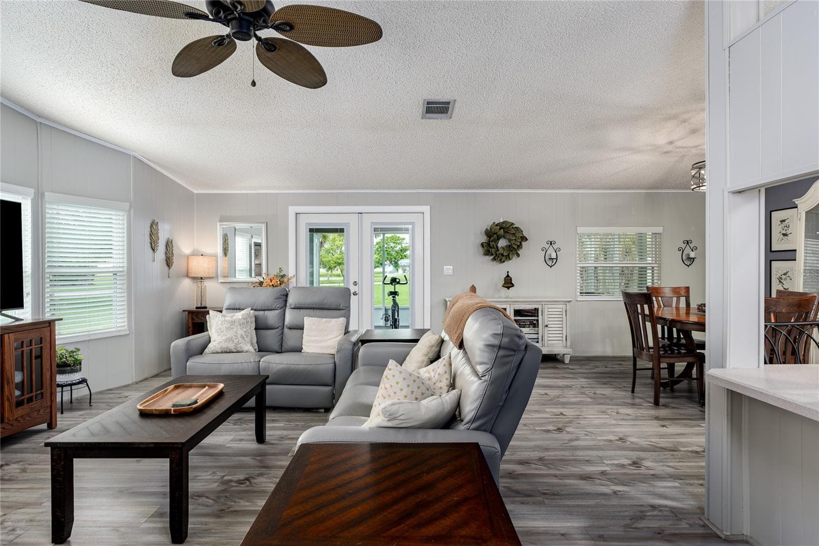 Manufactured Home at 158 OSPREY CIR, ELLENTON, photo 5 of 53