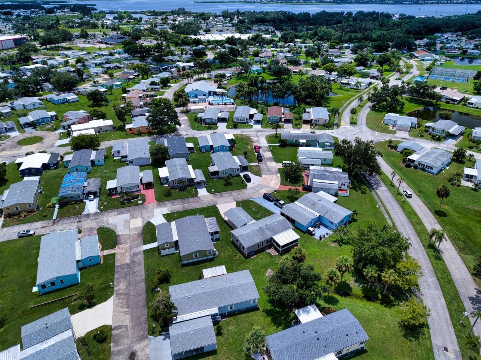 Manufactured Home at 158 OSPREY CIR, ELLENTON, photo 38 of 53