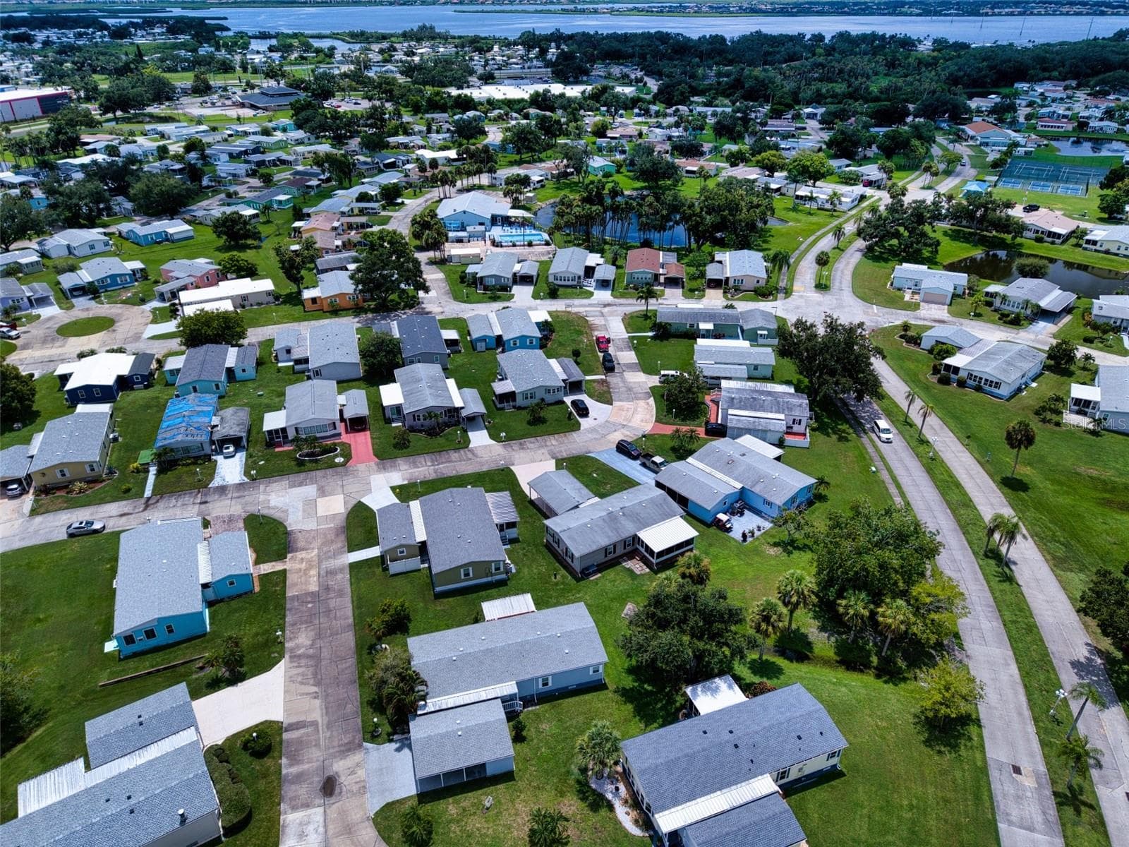Manufactured Home at 158 OSPREY CIR, ELLENTON, photo 39 of 53