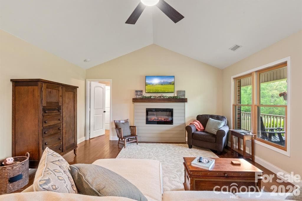 Electric Fireplace - 1091 Bill Collins Road, Columbus