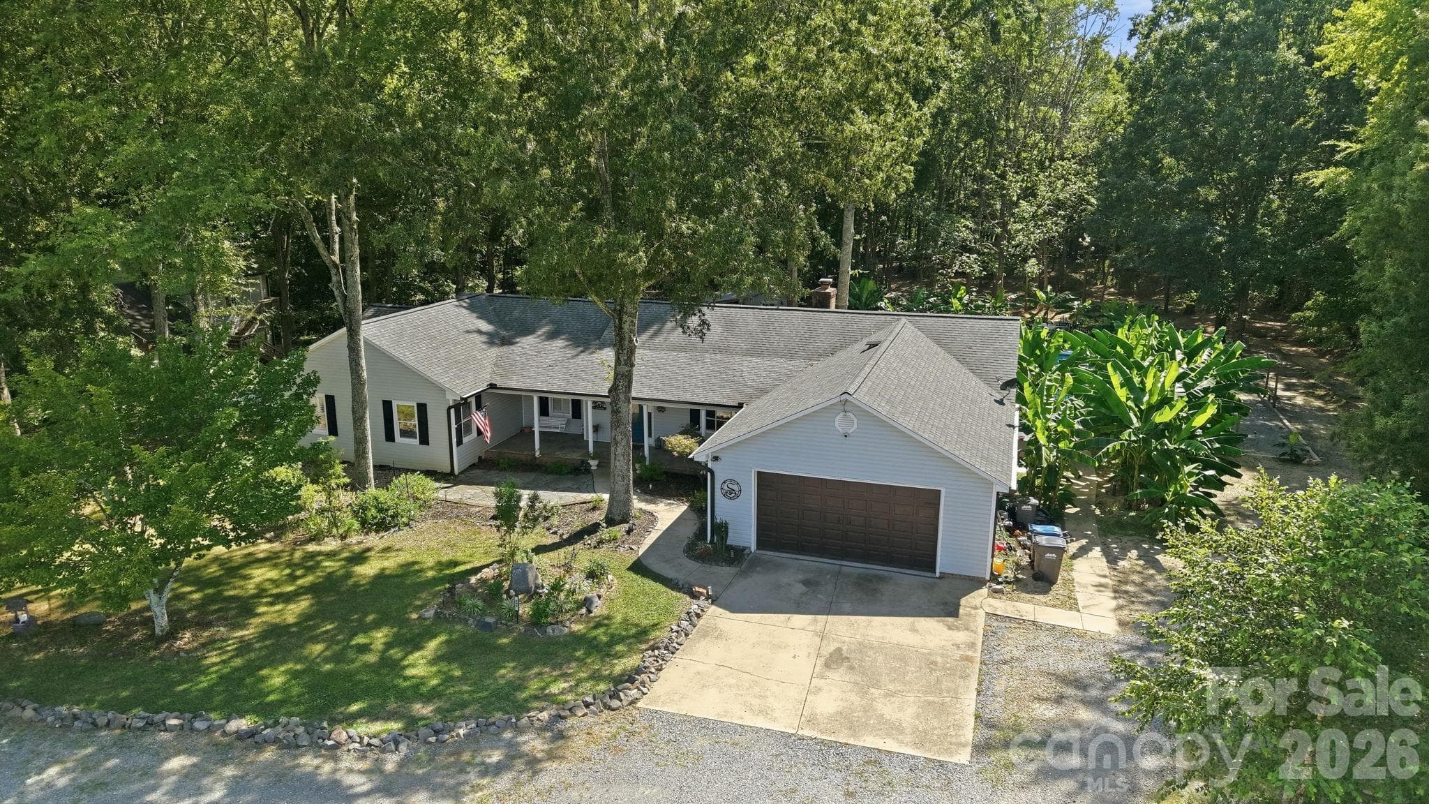 Single Family Residence at 205 Dornoch Drive, Matthews, photo 3 of 46