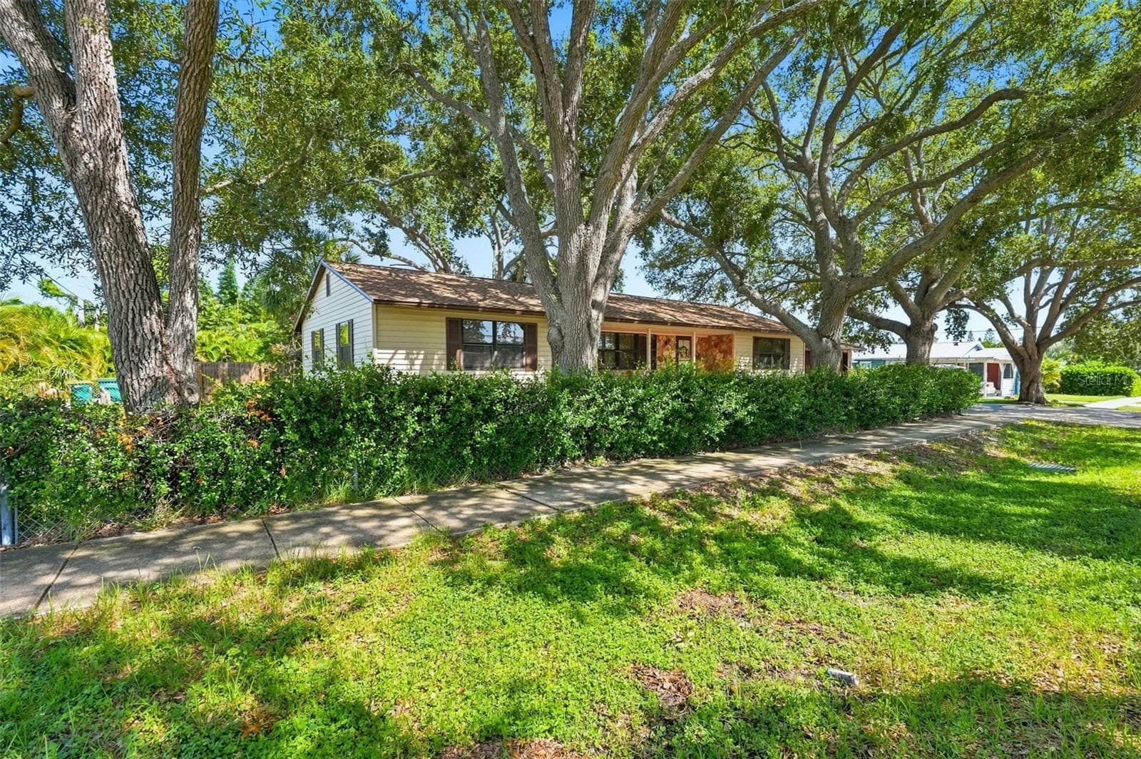 Single Family Residence at 617 MEHLENBACHER RD, LARGO, photo 4 of 35