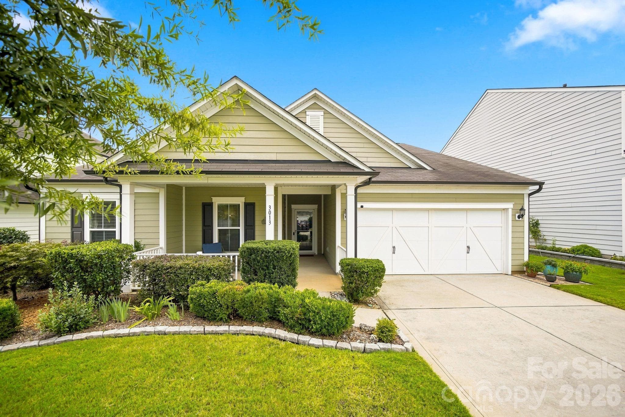 Single Family Residence at 3013 Palm Drive, Fort Mill, photo 2 of 42