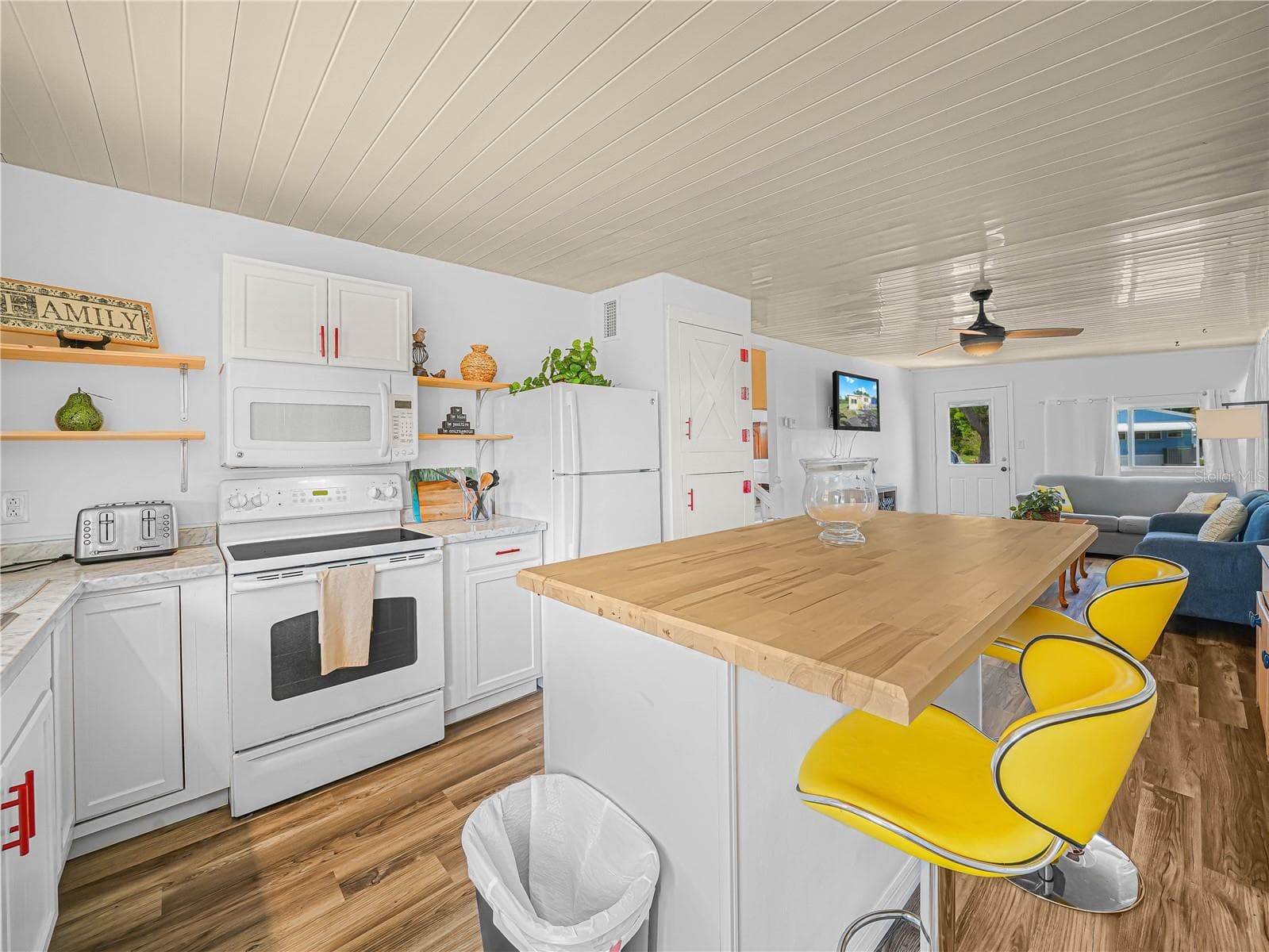 Mobile Home at 40 SADDLEBAG TRL N, LAKE WALES, photo 5 of 36