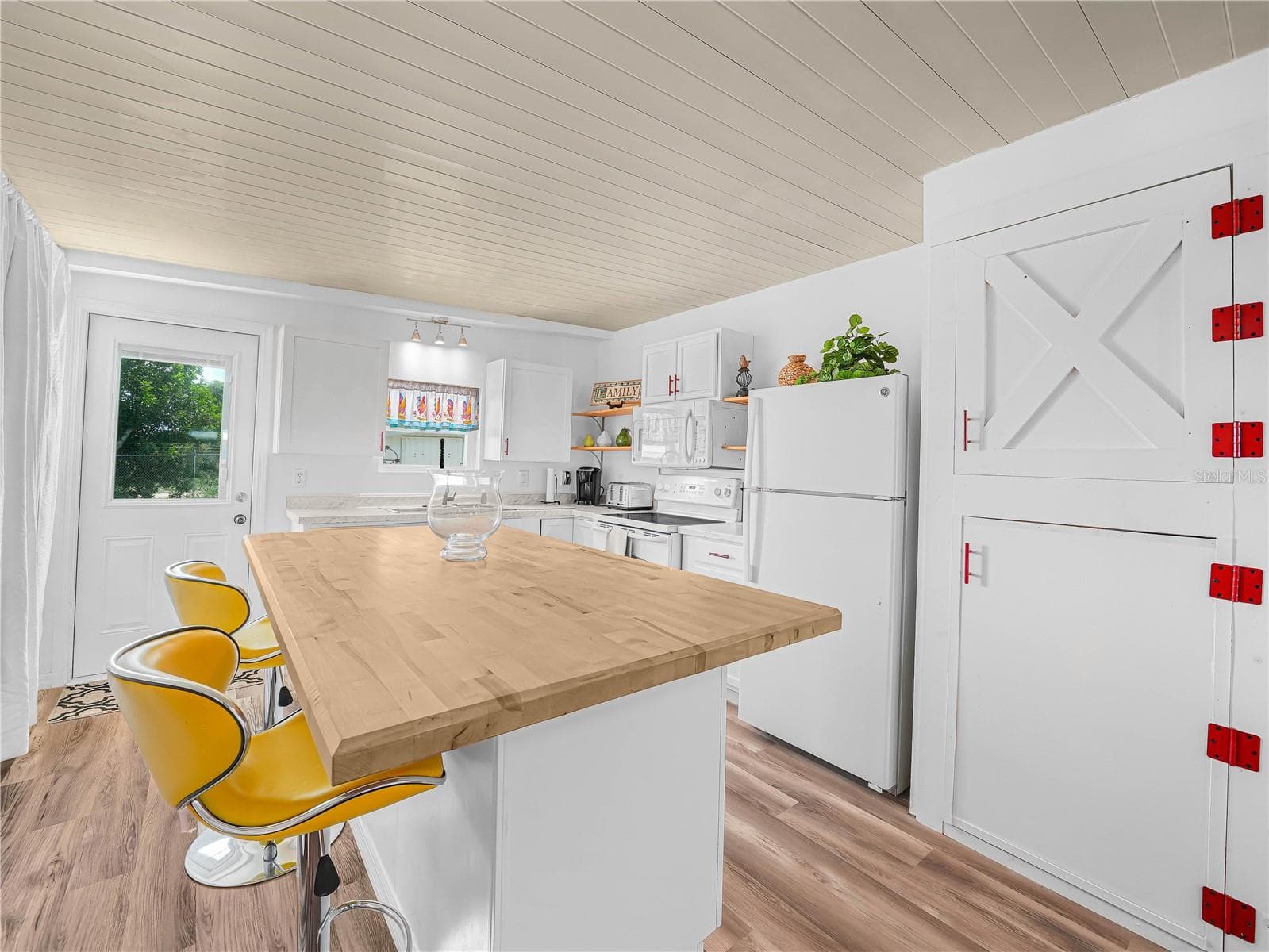 Mobile Home at 40 SADDLEBAG TRL N, LAKE WALES, photo 6 of 36