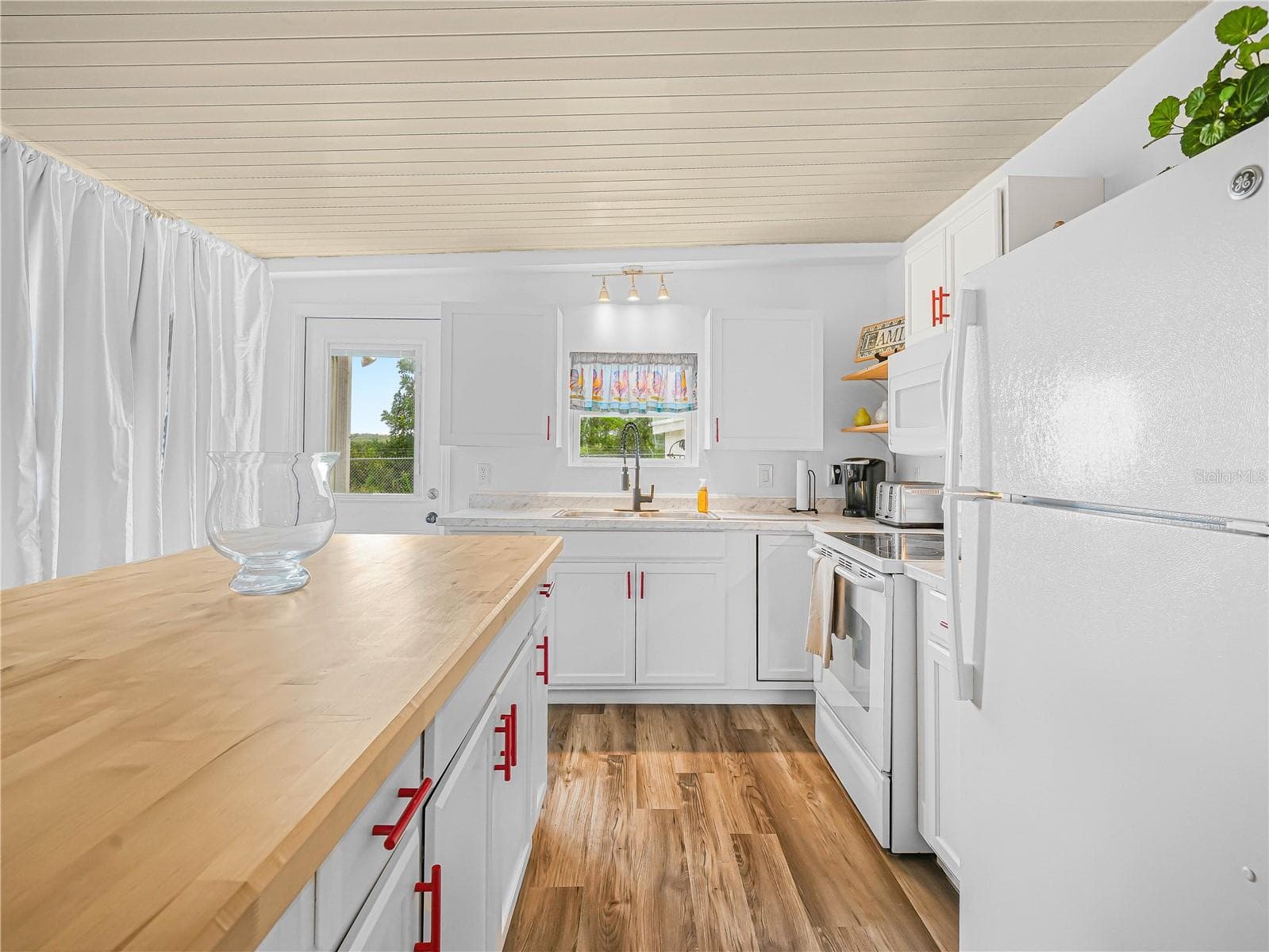 Mobile Home at 40 SADDLEBAG TRL N, LAKE WALES, photo 8 of 36