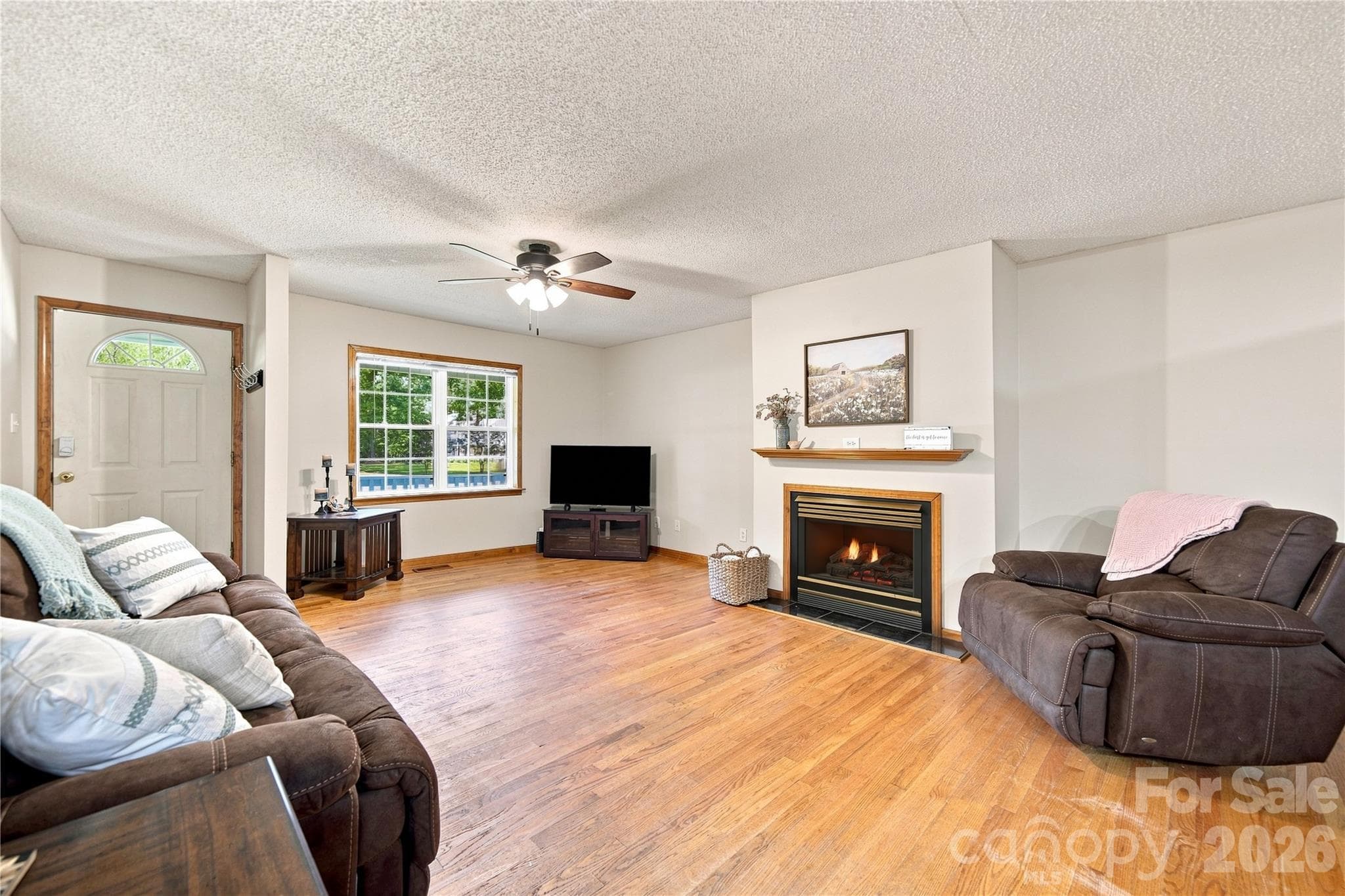 Single Family Residence at 122 Providence Place, York, photo 8 of 45