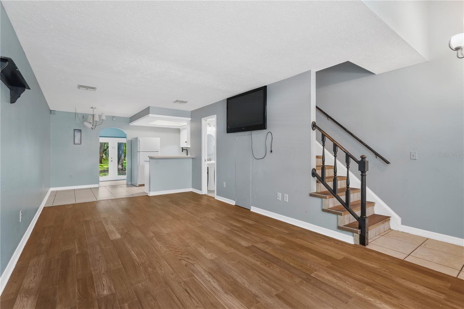 Townhouse at 609 SAINT HENRY DR, BRANDON, photo 3 of 18