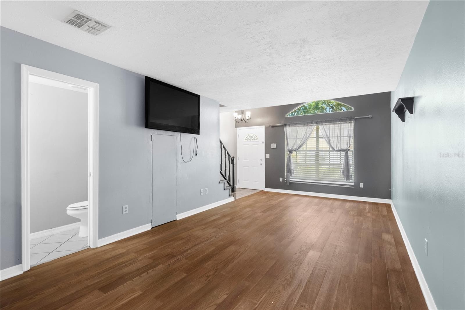Townhouse at 609 SAINT HENRY DR, BRANDON, photo 4 of 18