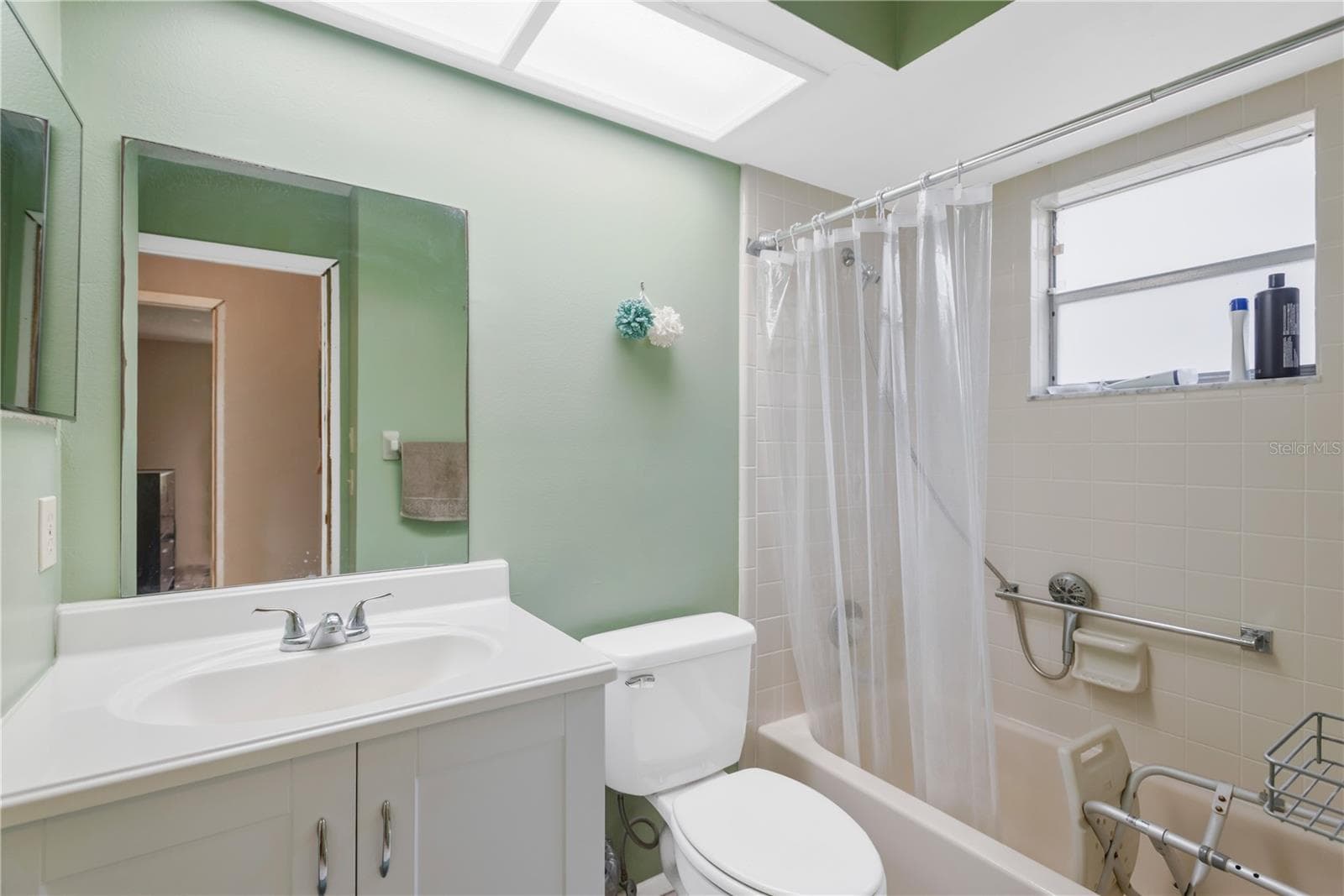 Single Family Residence at 10811 PEPPERTREE LN, PORT RICHEY, photo 6 of 15