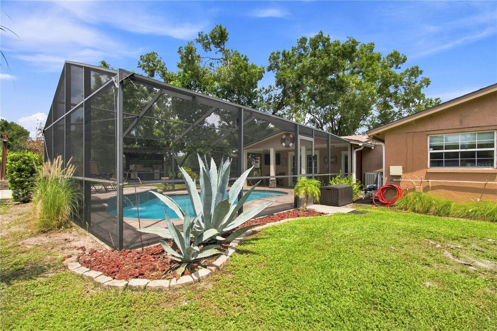Side View - 9020 AUBURN WAY, TAMPA