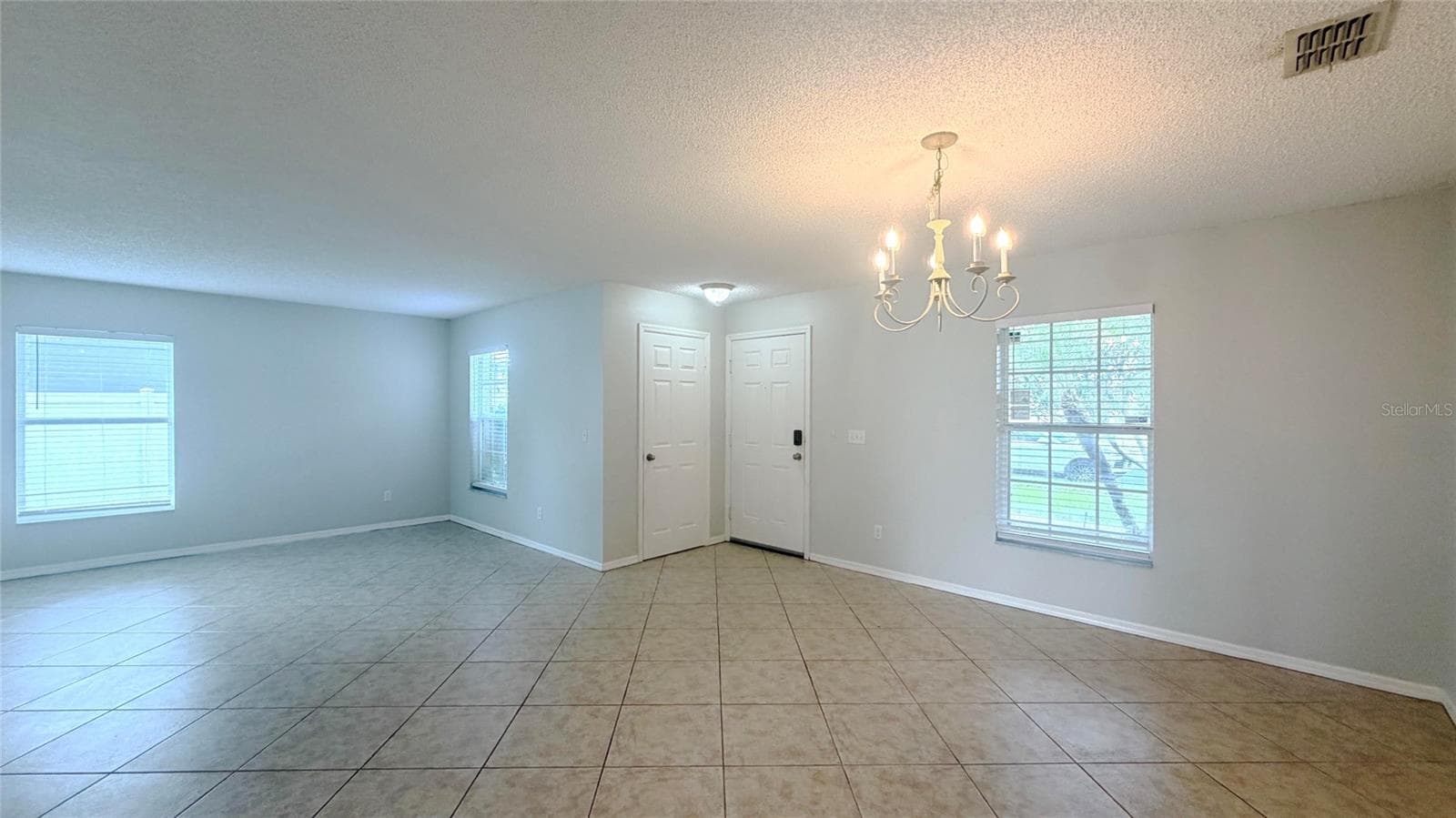 Single Family Residence at 831 HORSESHOE FALLS DR, ORLANDO, photo 5 of 26