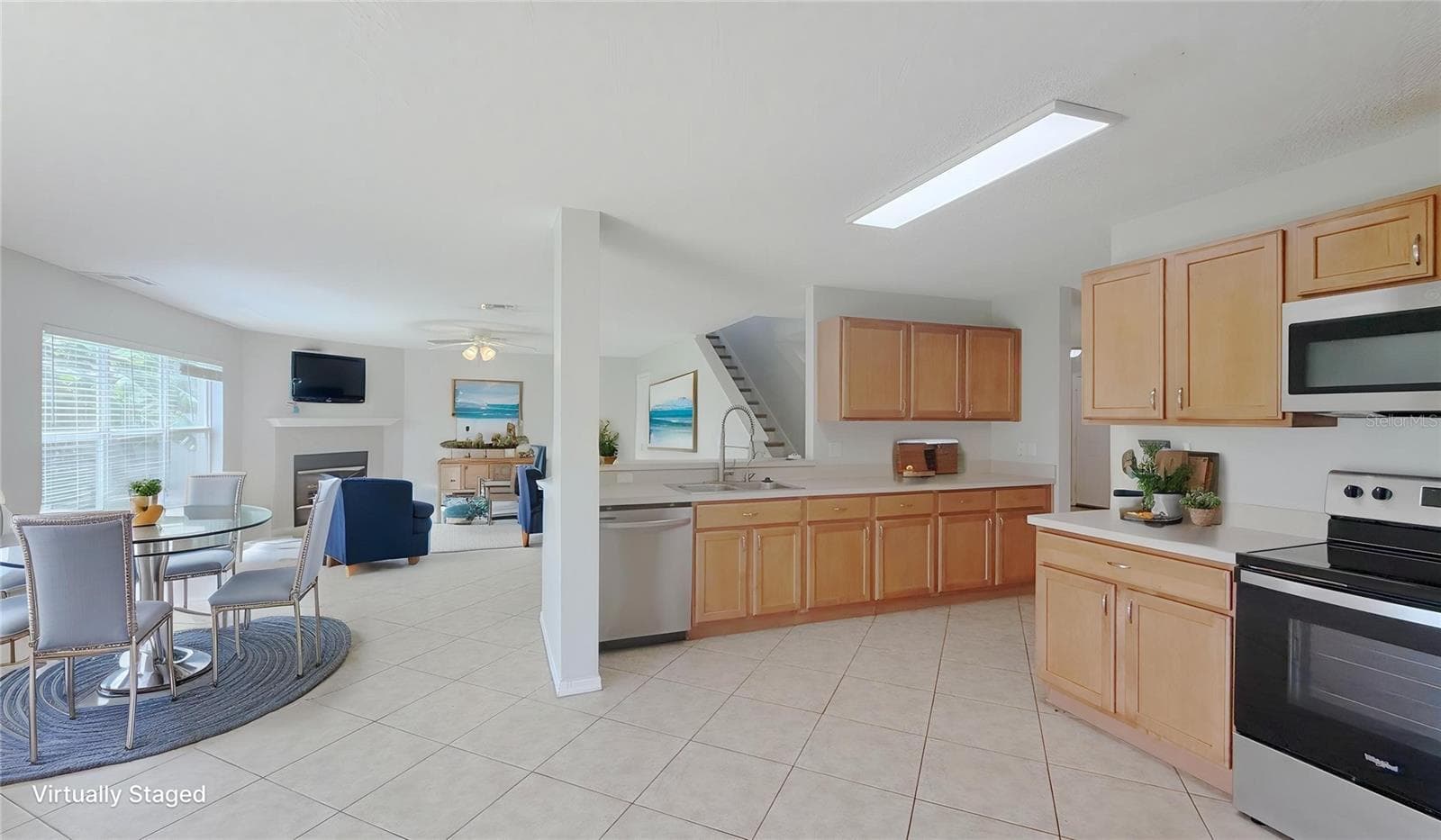 Single Family Residence at 831 HORSESHOE FALLS DR, ORLANDO, photo 9 of 26