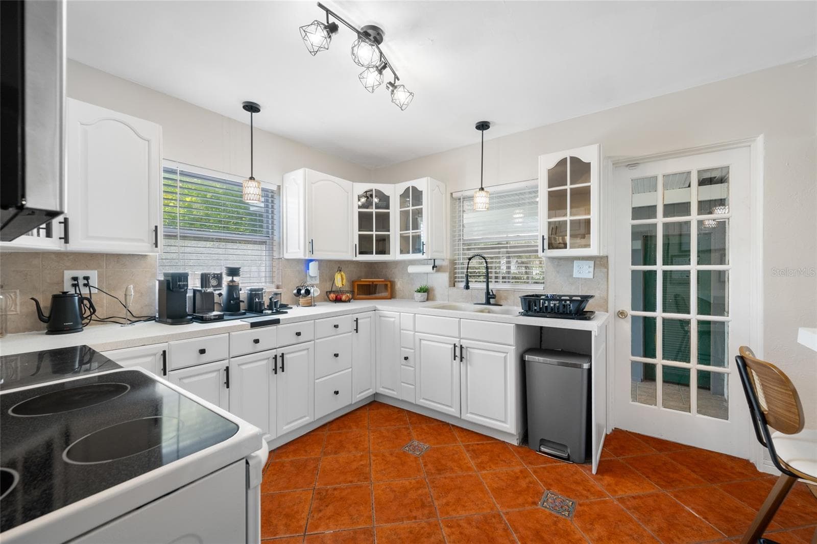 Single Family Residence at 6219 HAMPTON DR N, ST PETERSBURG, photo 13 of 36