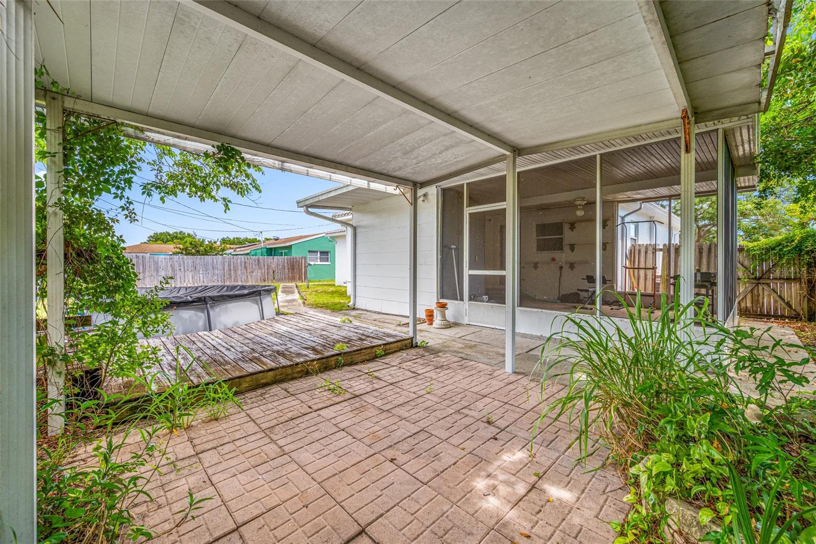Single Family Residence at 6219 HAMPTON DR N, ST PETERSBURG, photo 29 of 36