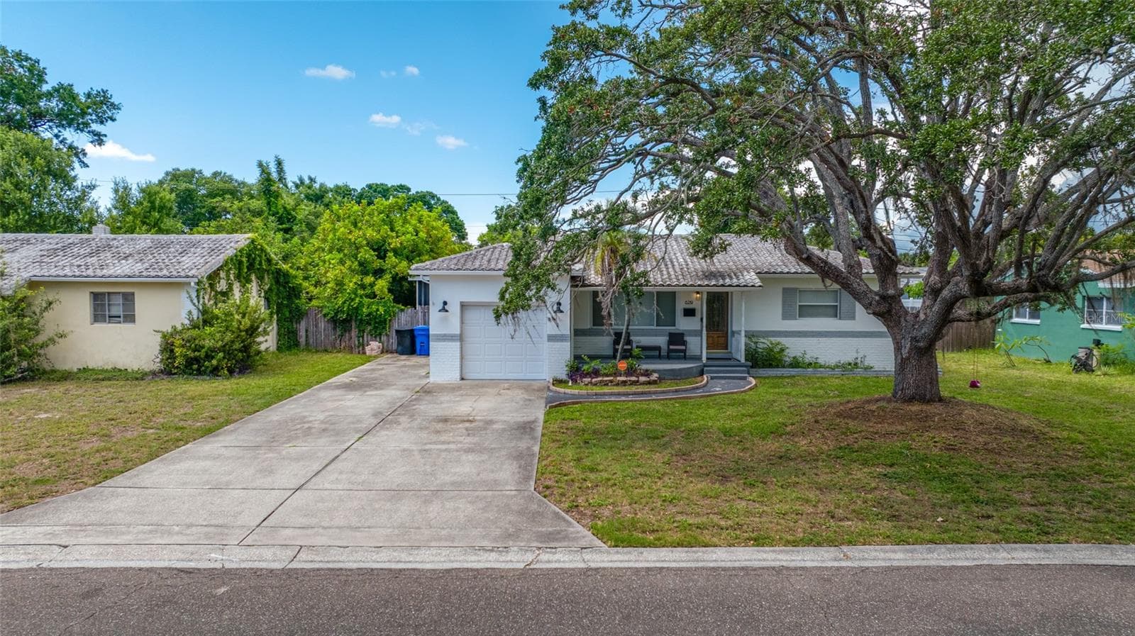 Single Family Residence at 6219 HAMPTON DR N, ST PETERSBURG, photo 34 of 36