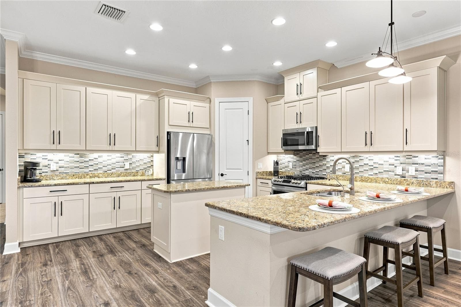 Single Family Residence at 5010 TIVOLI RUN, BRADENTON, photo 11 of 94