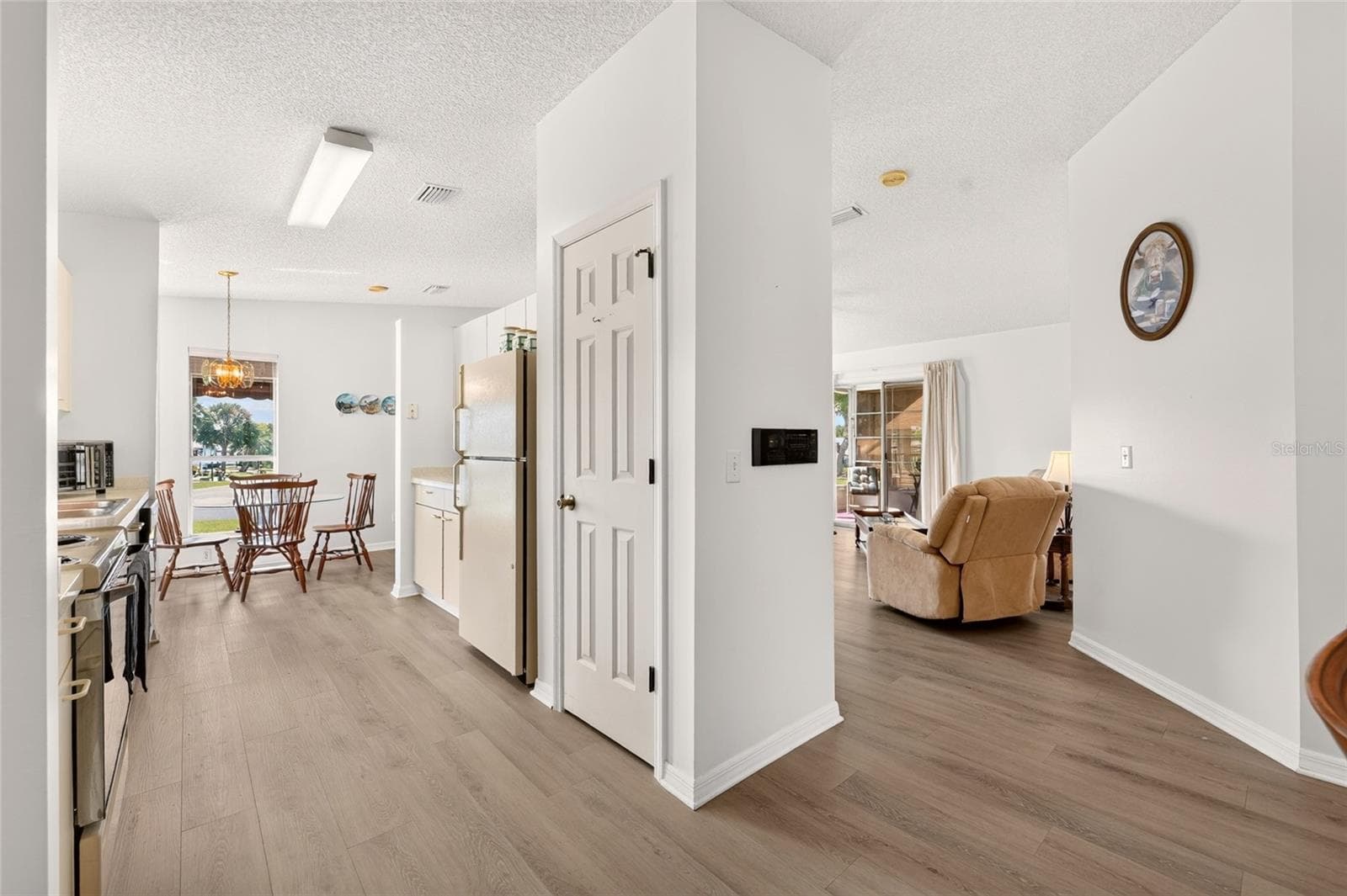 Semi Open Floor Plan - 1207 PALMETTO DR, THE VILLAGES
